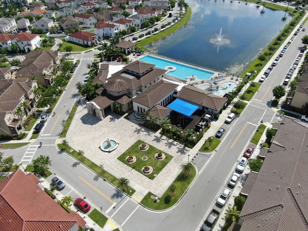 1609 KENDALL SQUARE TOWN PLANNING — Valle Valle & Partners