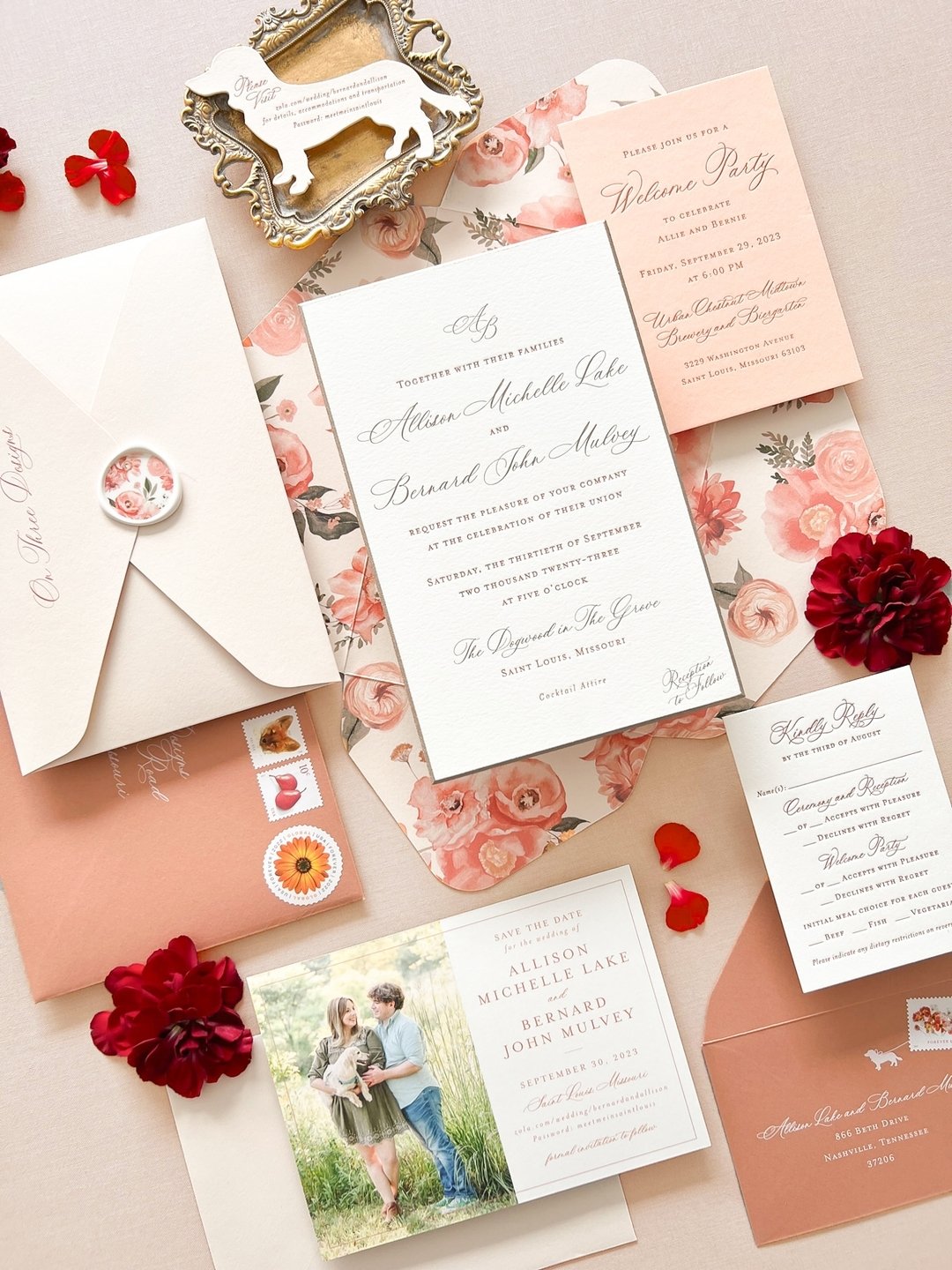 Your wedding invitations are a sneak peek at what's to come on your big day, so why not set the tone right off the bat? A+B's suite will forever hold a special place in my heart for all of the sweet, personal details paired with the vast and elevated