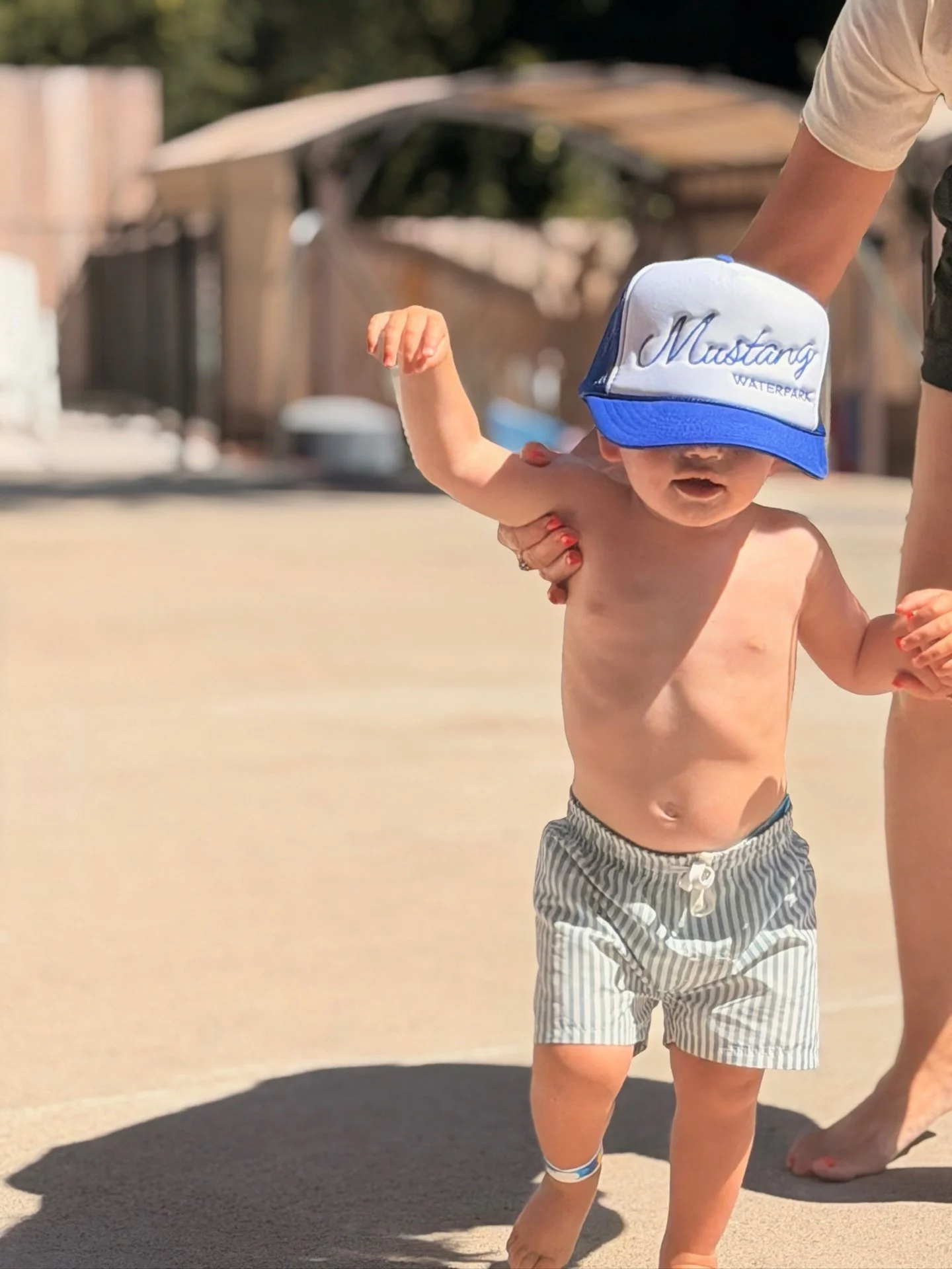 The cutest adventure buddy around🩵☀️

#enjoyslo #familyfun #mustangwaterpark #locallove