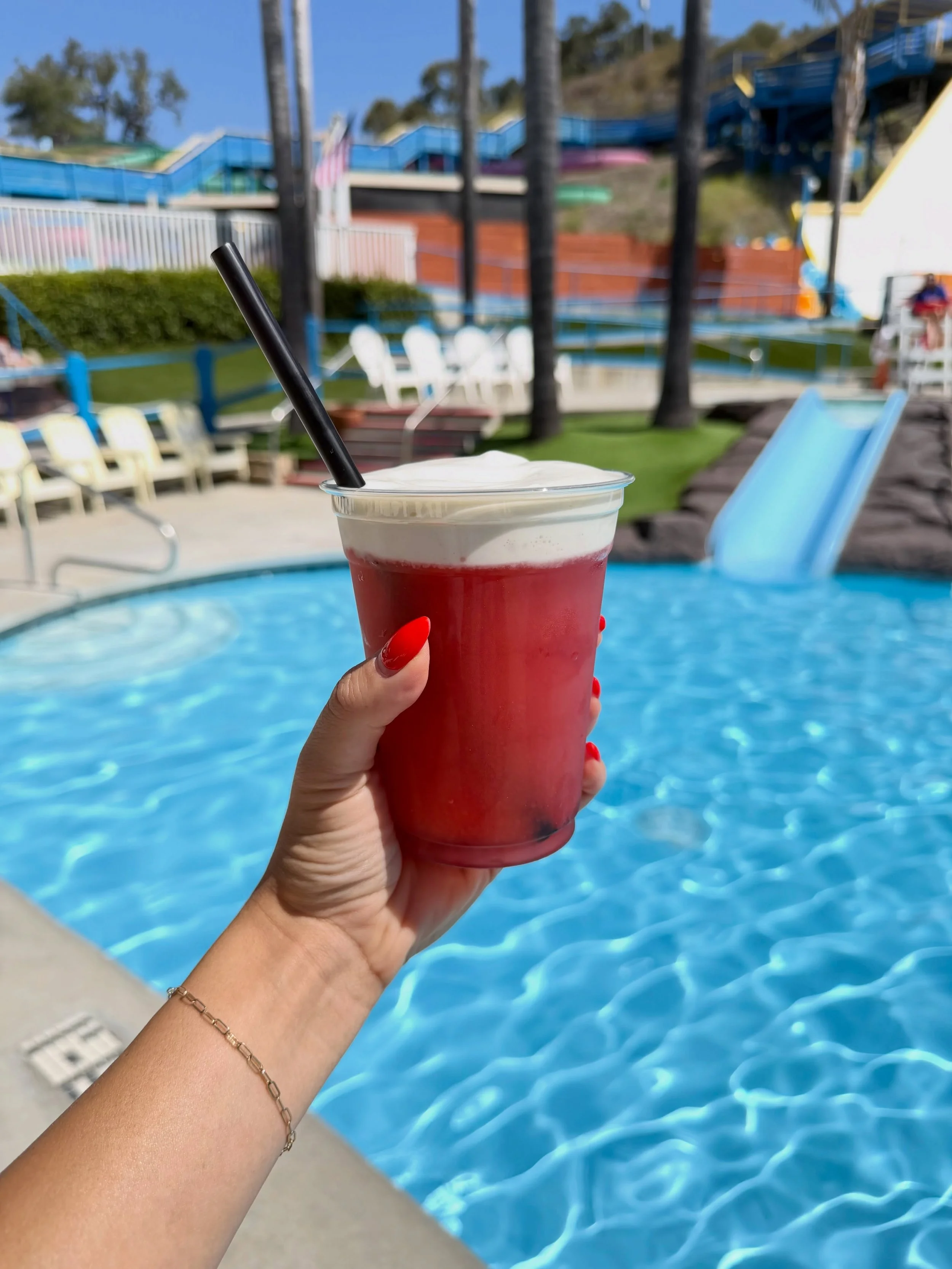 Strawberry daiquiri with cold foam while poolside?👏🏼🙂&zwj;↕️

#lopezlake #poolside #centralcoast #slocounty #summerdays