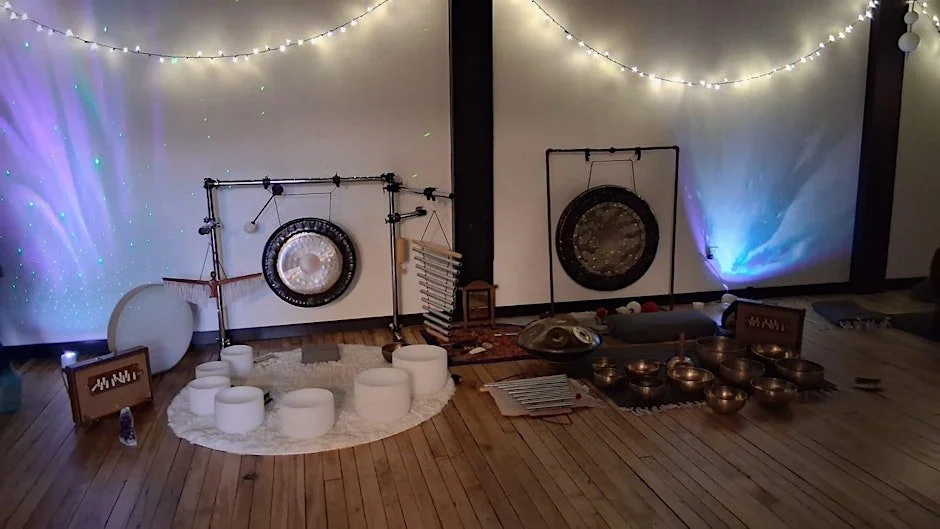 Monthly Sound Bath w/Lisa and Luke 