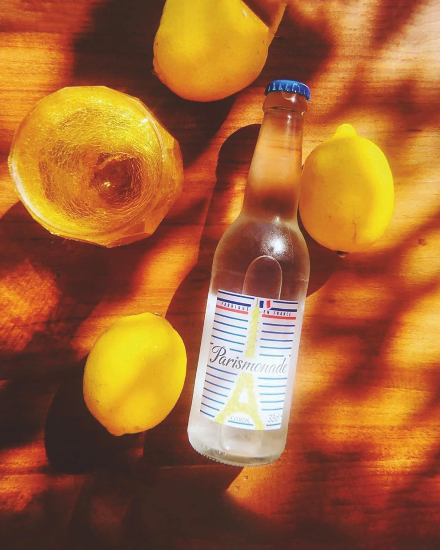 Aujourd&rsquo;hui je voulais partager avec vous un aspect de mon m&eacute;tier de graphiste que j&rsquo;adore : le packaging !

En 2015, j&rsquo;ai eu l&rsquo;occasion de participer &agrave; la cr&eacute;ation d&rsquo;une nouvelle boisson de la marqu