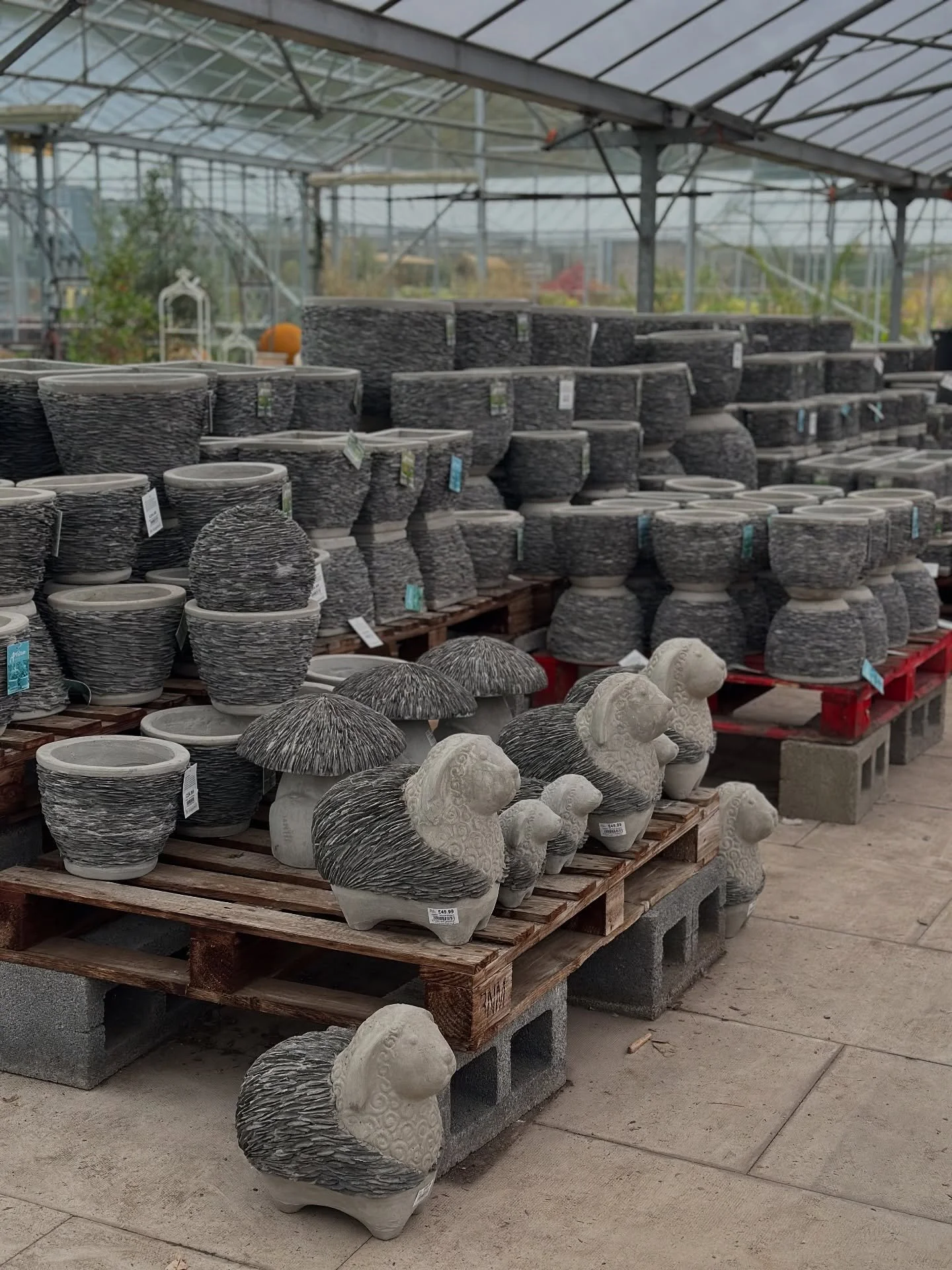 Total restock on the popular slate pots 🤩