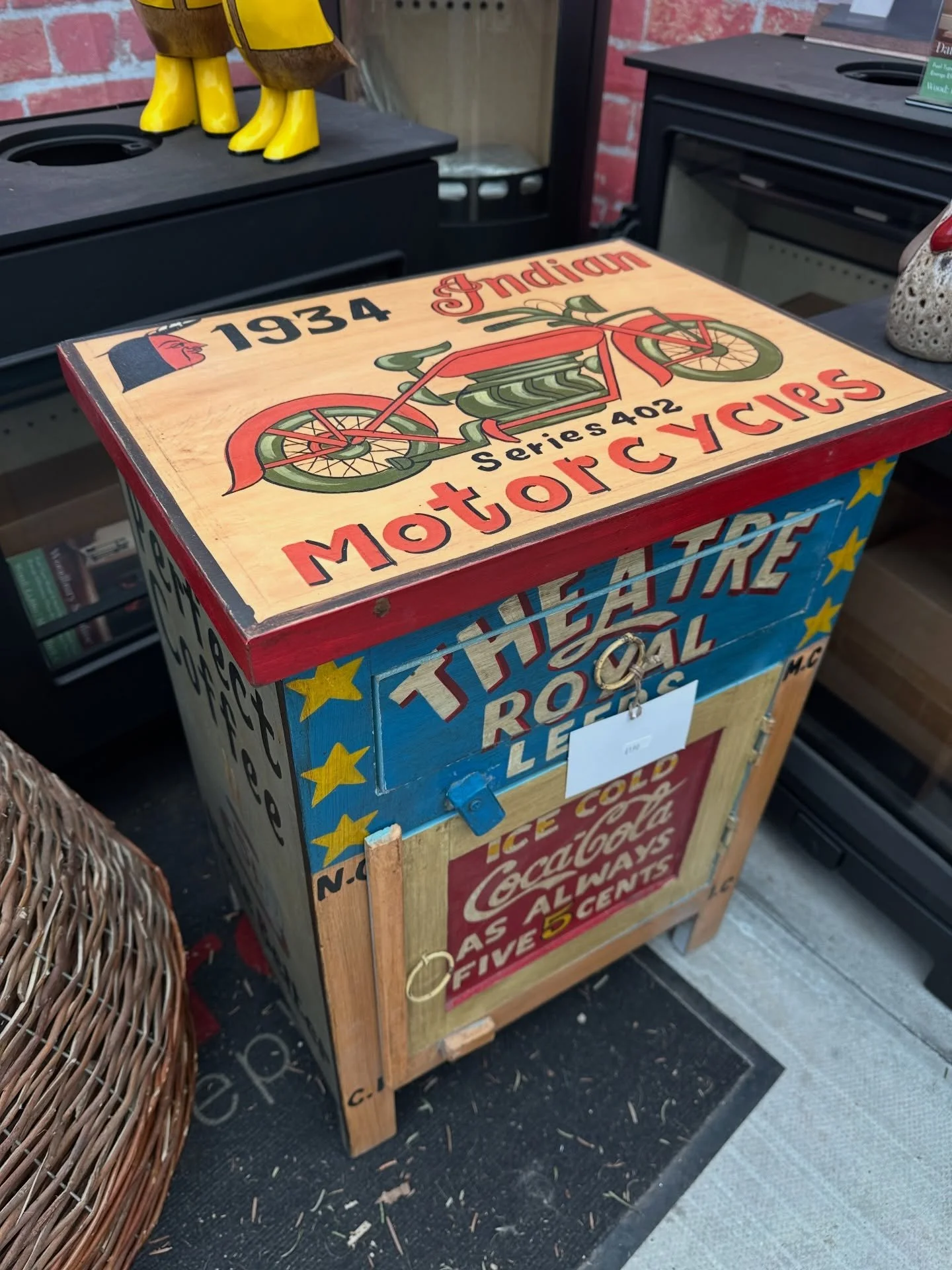 Woooooow! New stock drop &hellip; plus more vinyl boxes 😘