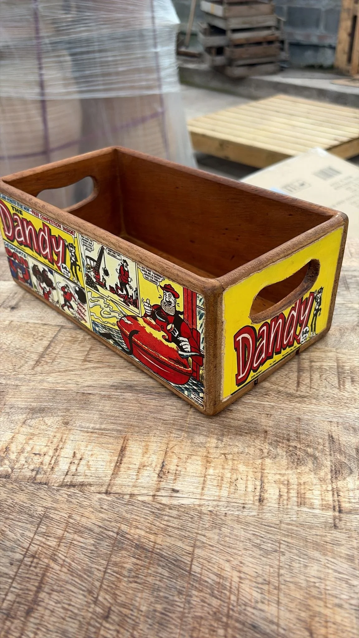 Vintage Dandy Comic Shellfish Nesting Box