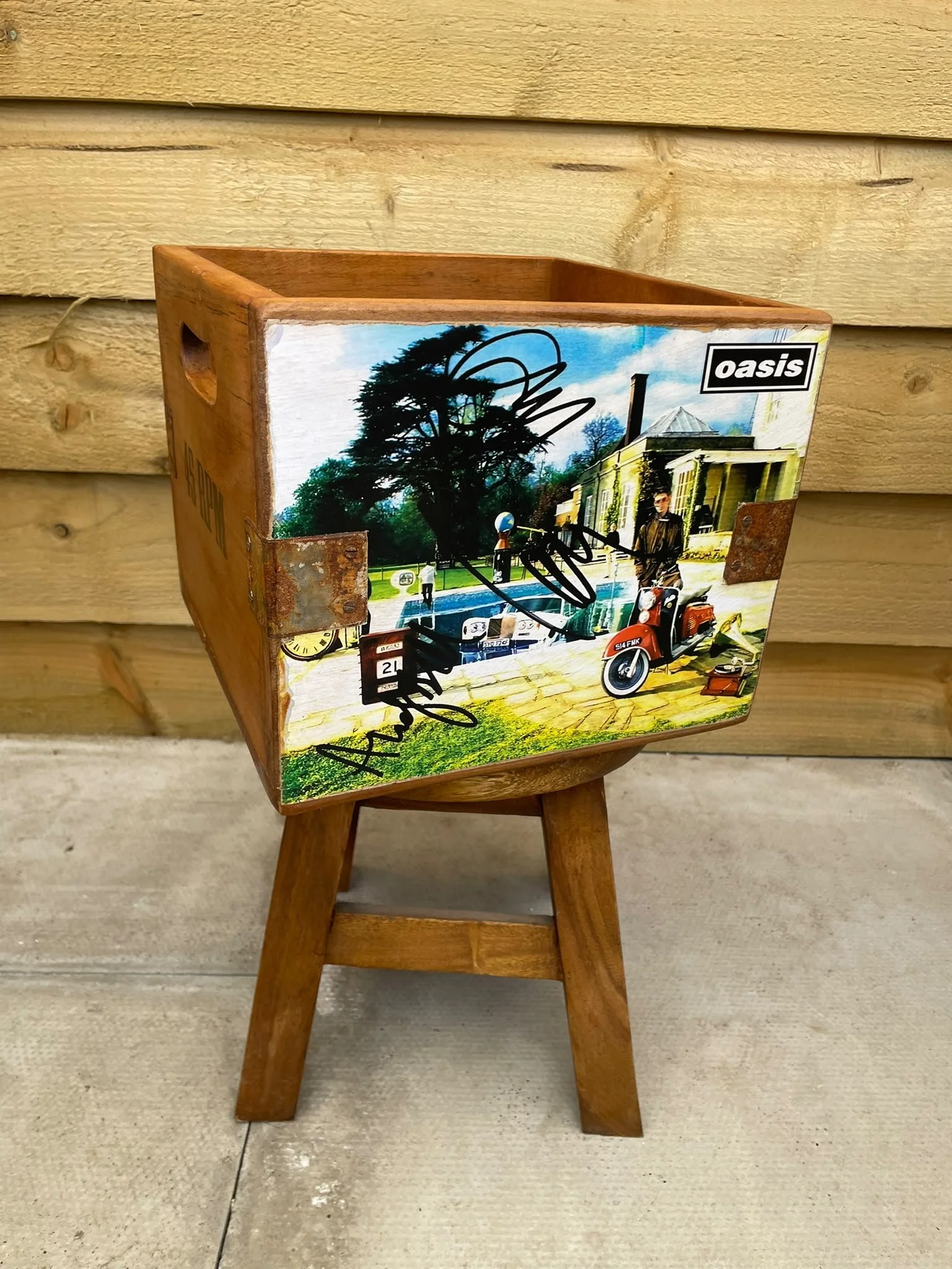Oasis Record Storage Box – Medium