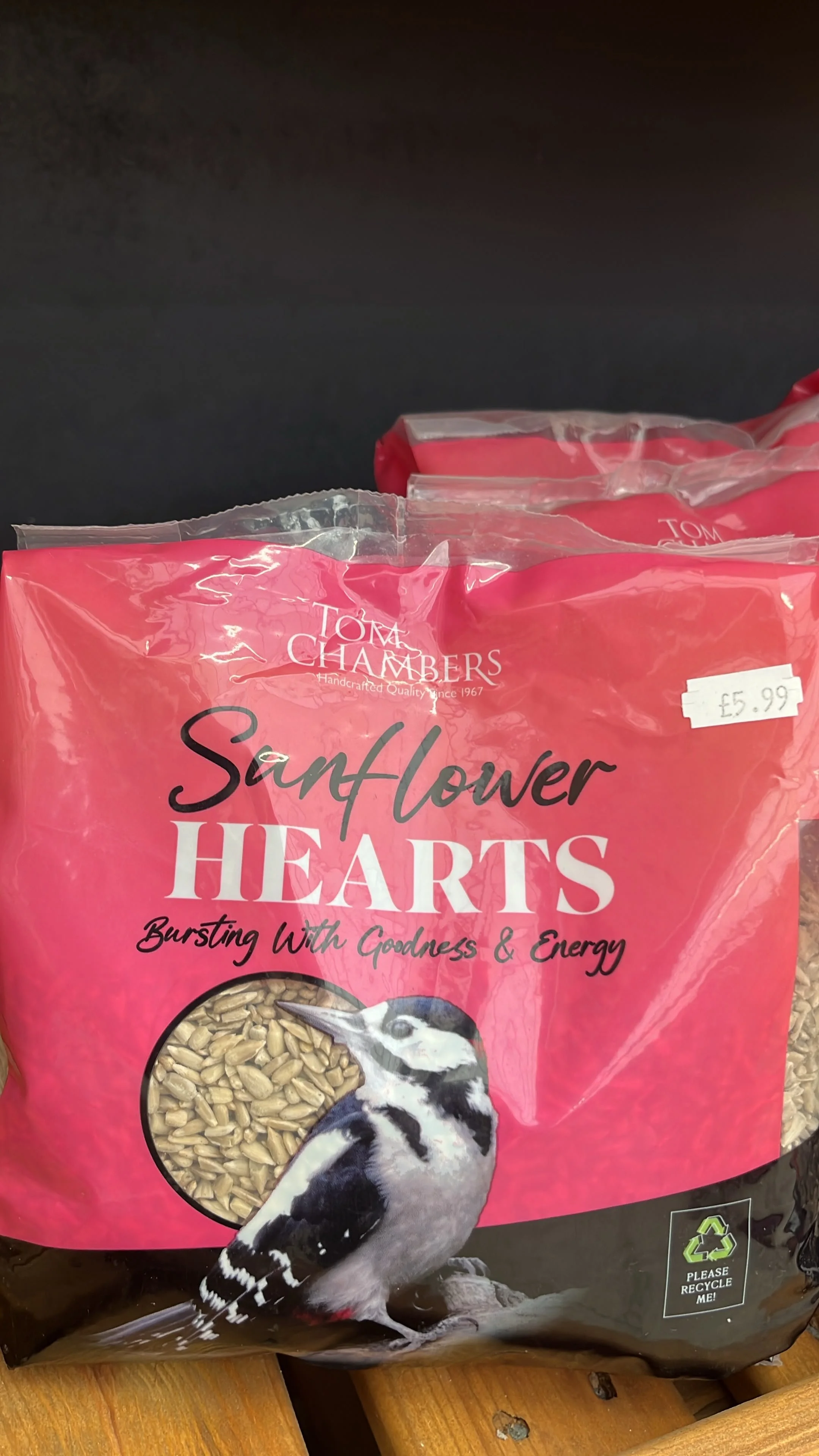 Tom Chambers Sunflower Hearts 1kg.jpeg