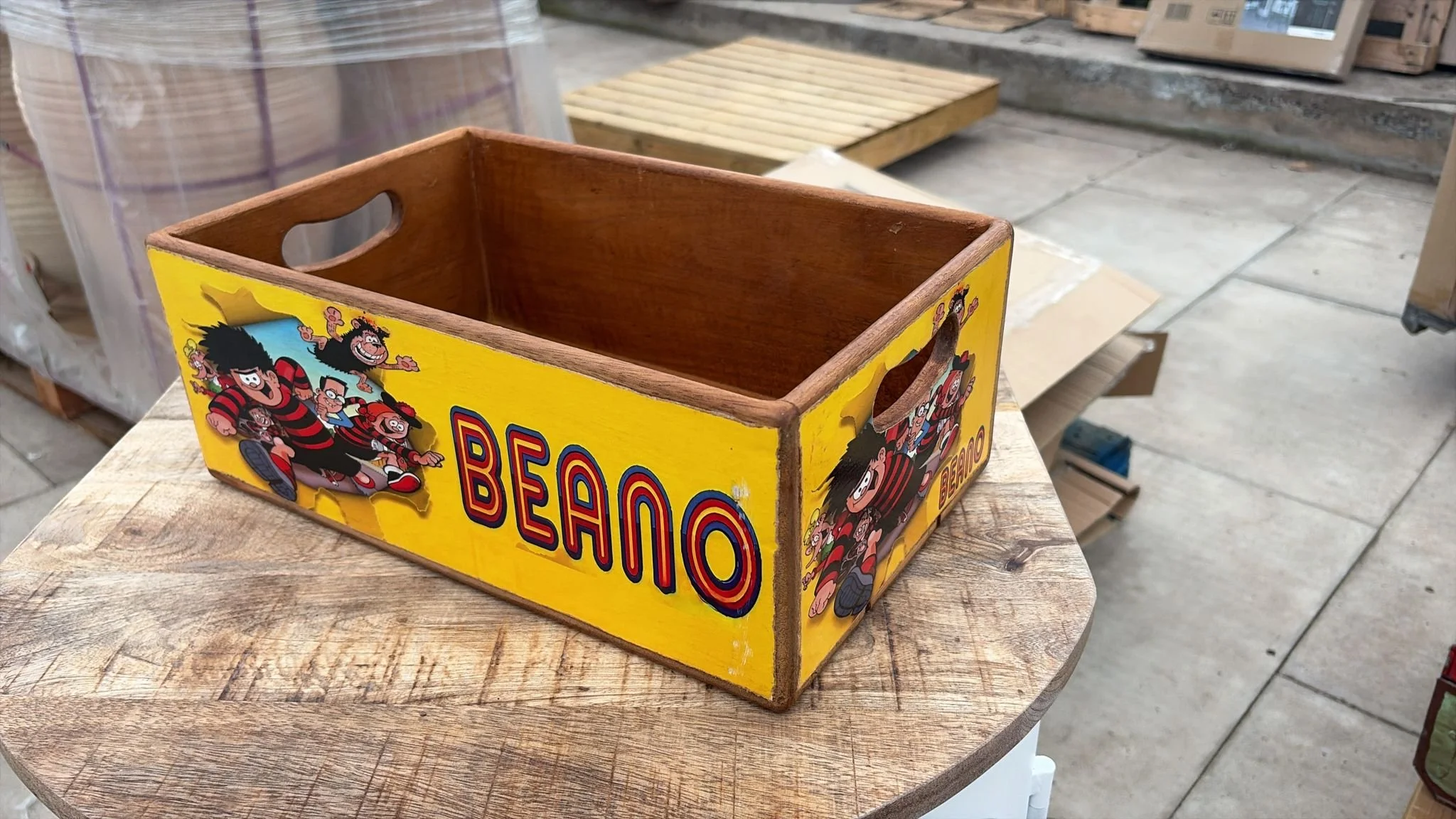 Vintage Beano Comic Shellfish Nesting Box