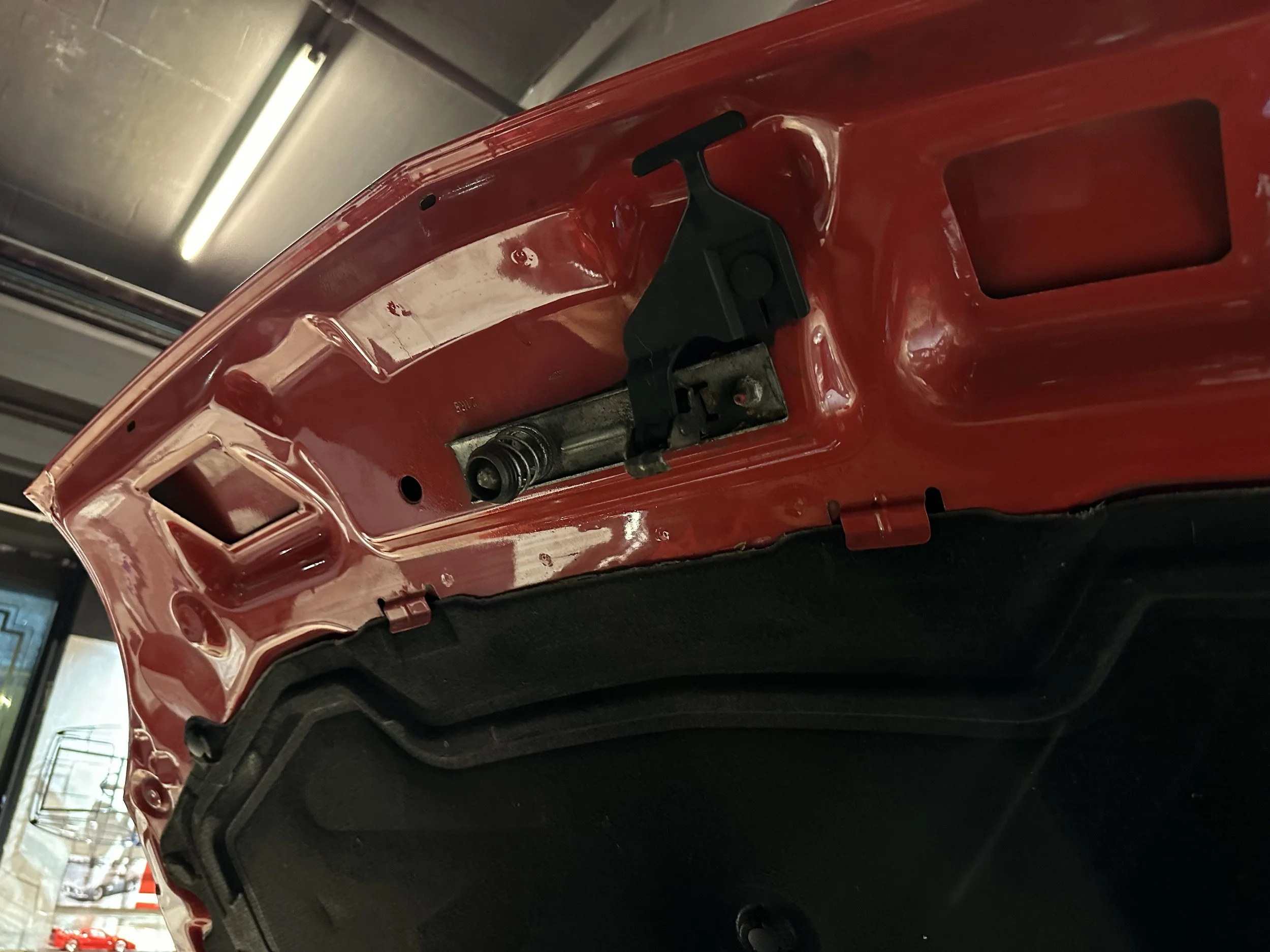 Renault Clio Renaultsport 182 Trophy - bonnet catch