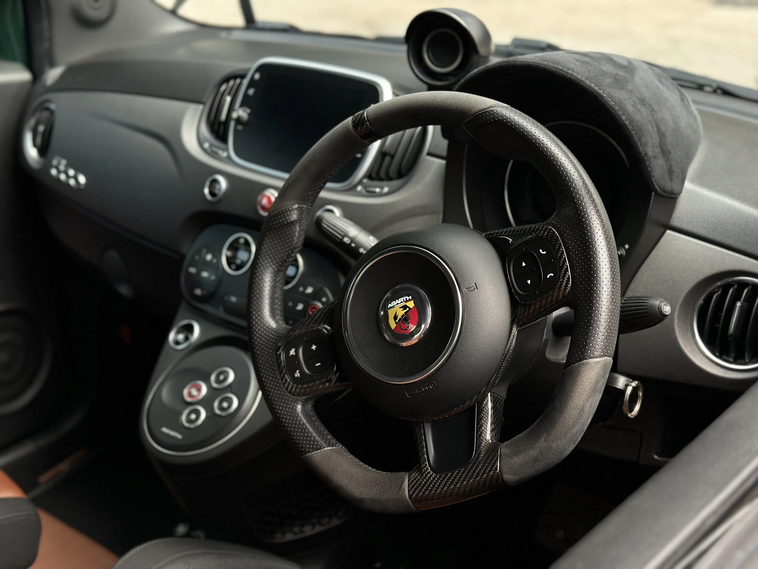 ABARTH 595 COMPETIZIONE - steering wheel