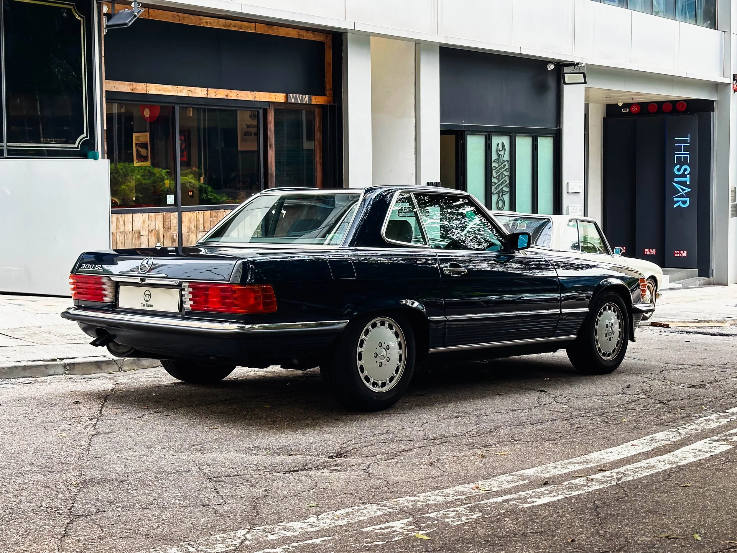 Timeless Legend: Mercedes-Benz R107 - Presale Inspection at VVM ...