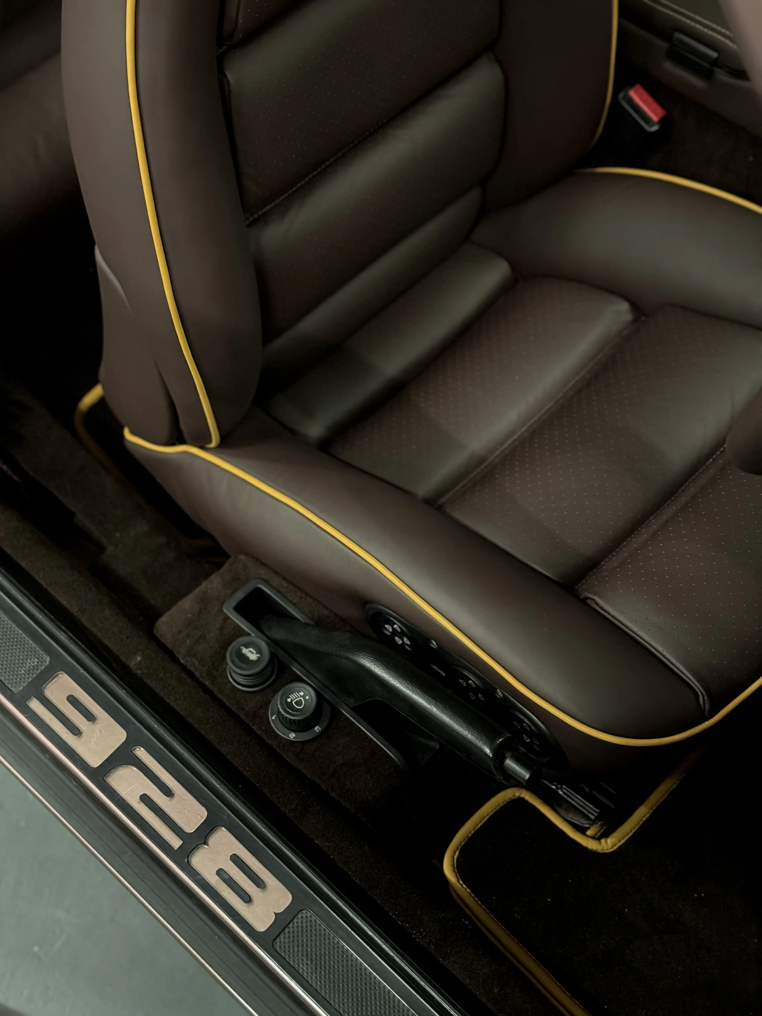 Porsche 928 S4