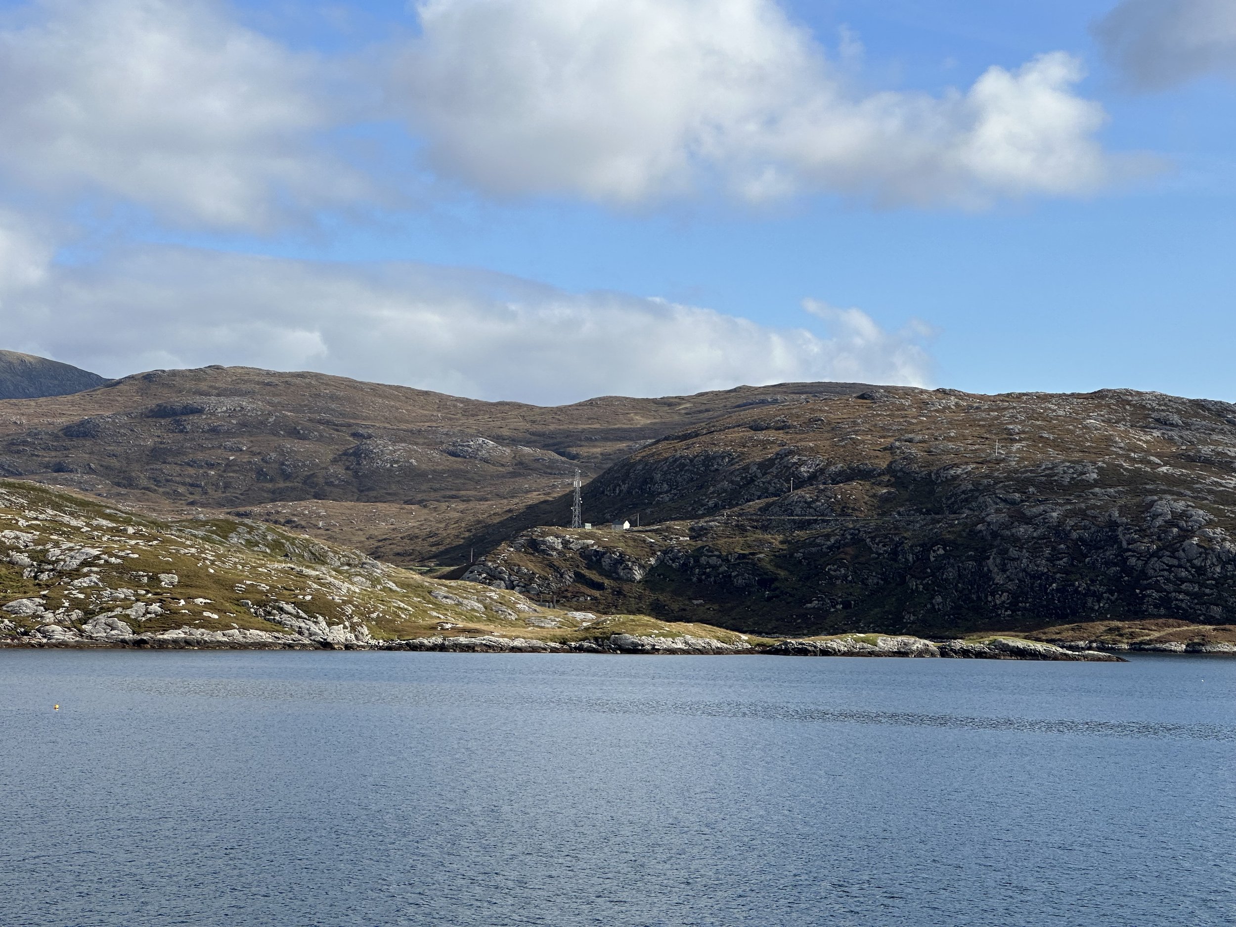 "Hunter crawls over the cliffs toward the weather station.
The place is alone and empty."
(p62)