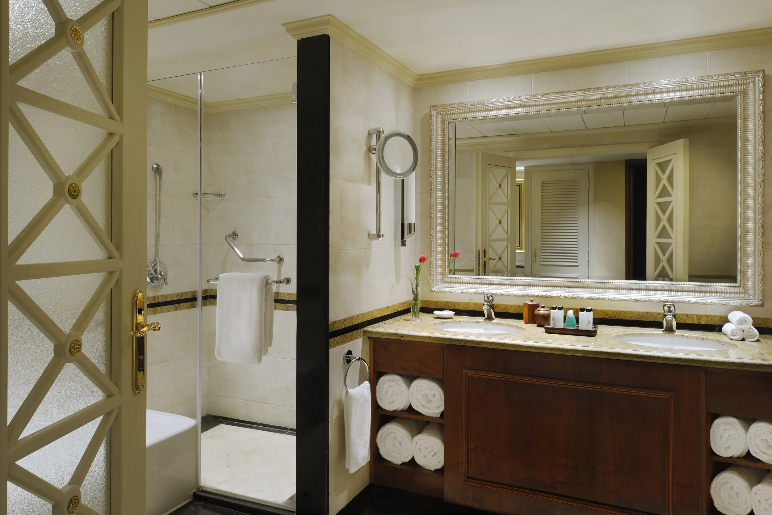 Diplomatic Suite bathroom .jpg