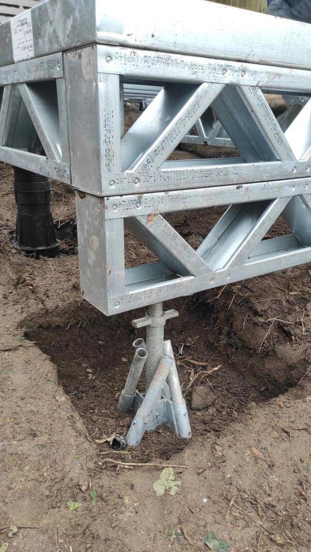 Steel girders to accommodate for height discrepancy