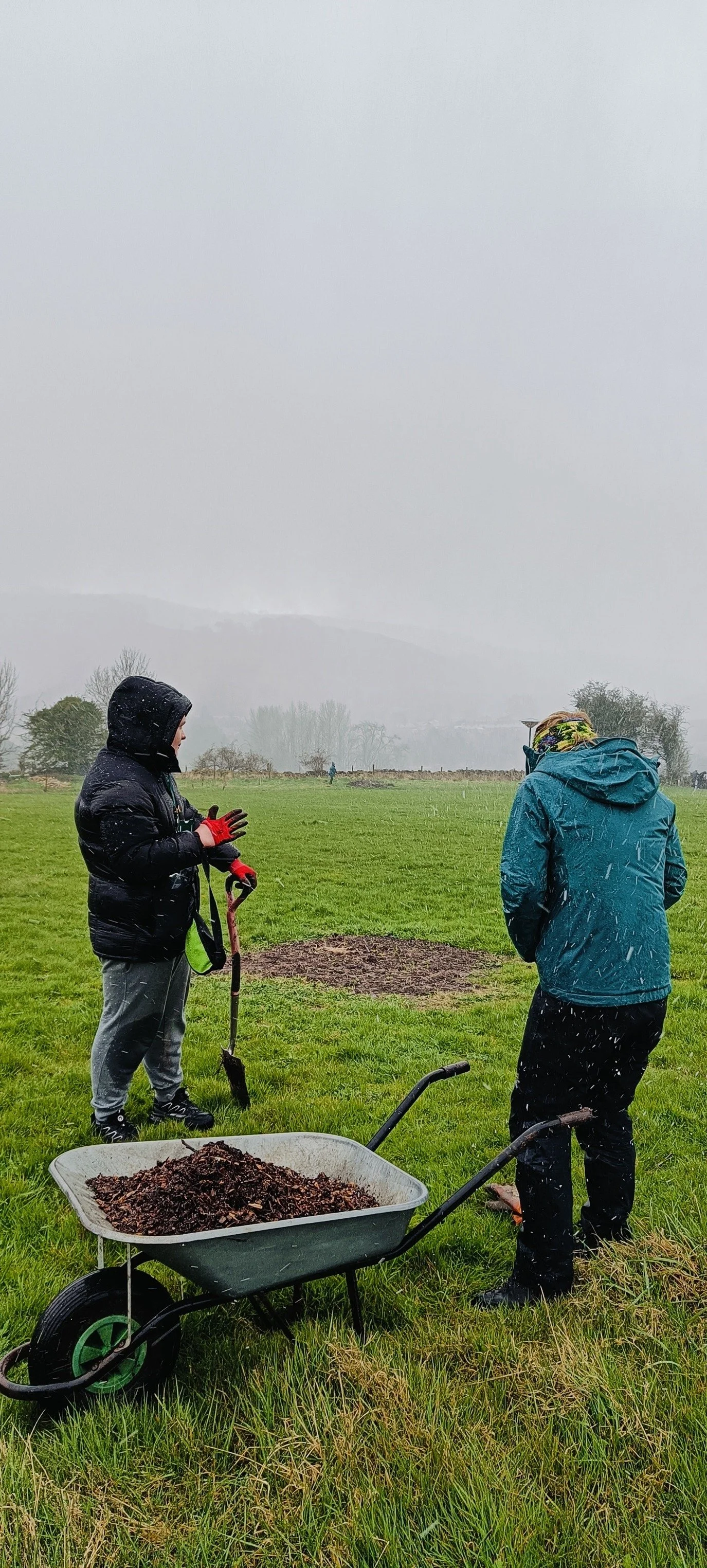 25 Mar Growing Lives work party.jpg