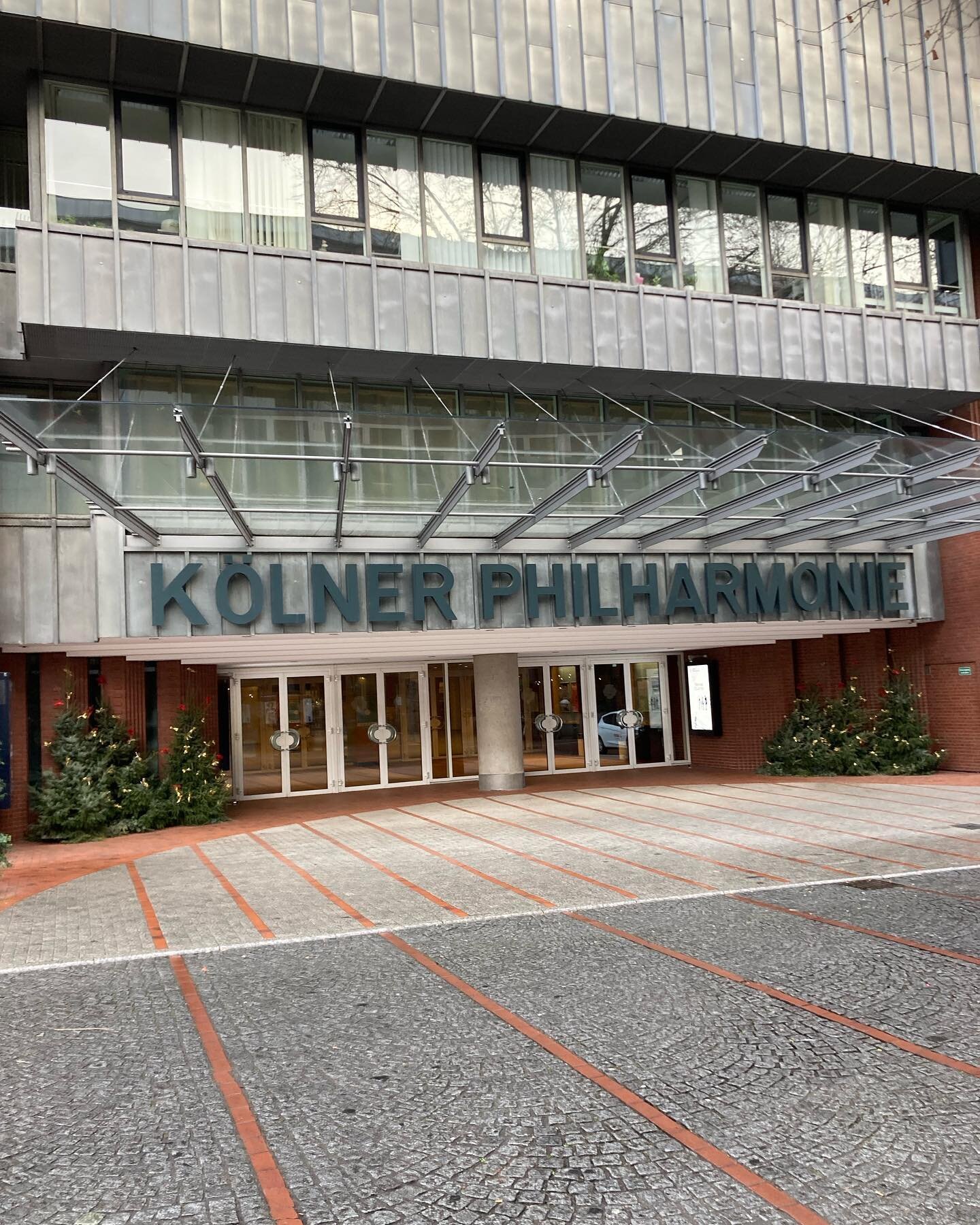 Looking forward to performing @koelnerphilharmonie tonight! Very excited to be in K&ouml;ln for the first time.🇩🇪👋🏻