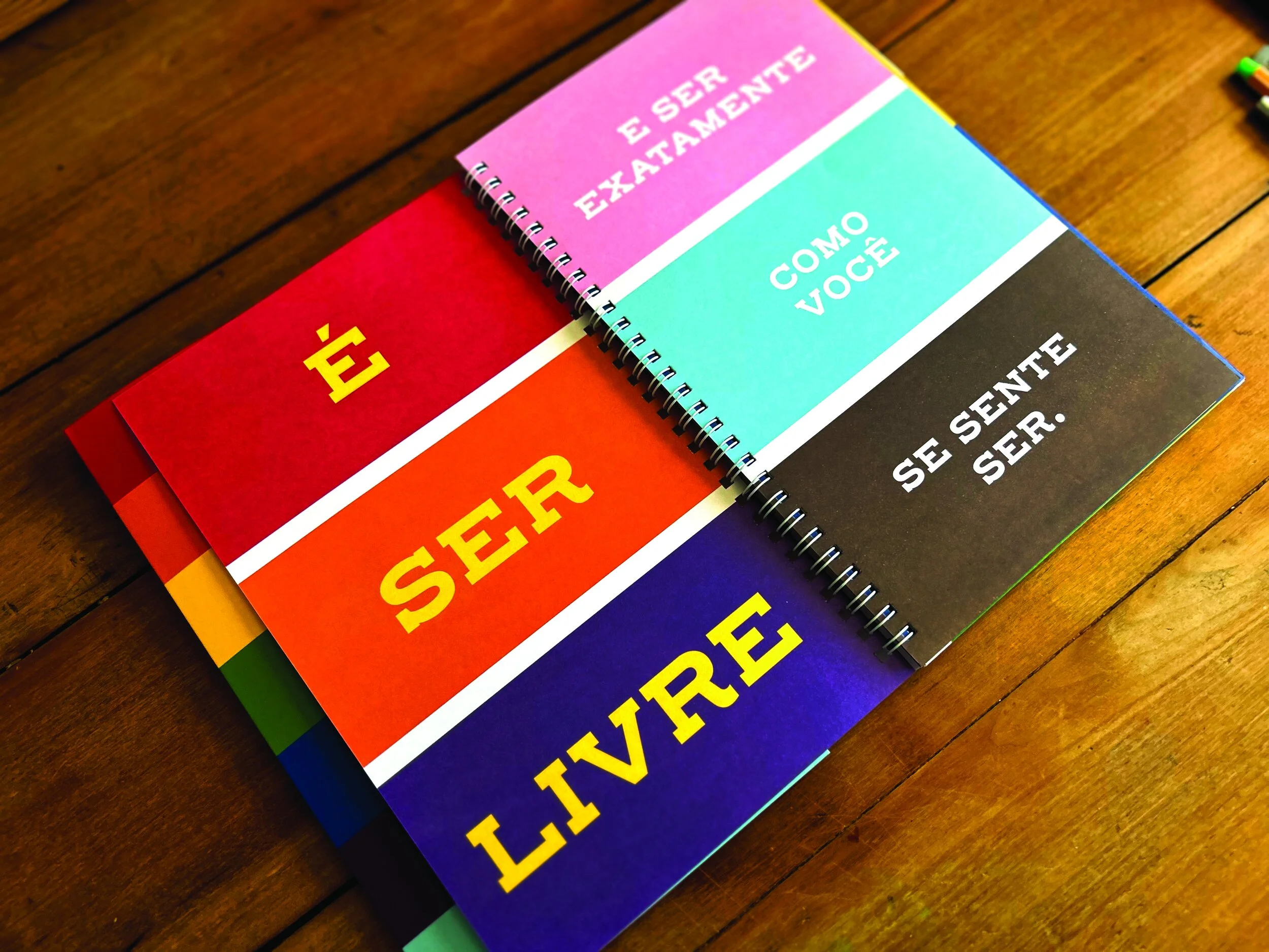Páginas móveis de Ser o que se é com as palavras ser livre e ser exatamente como você se sente ser