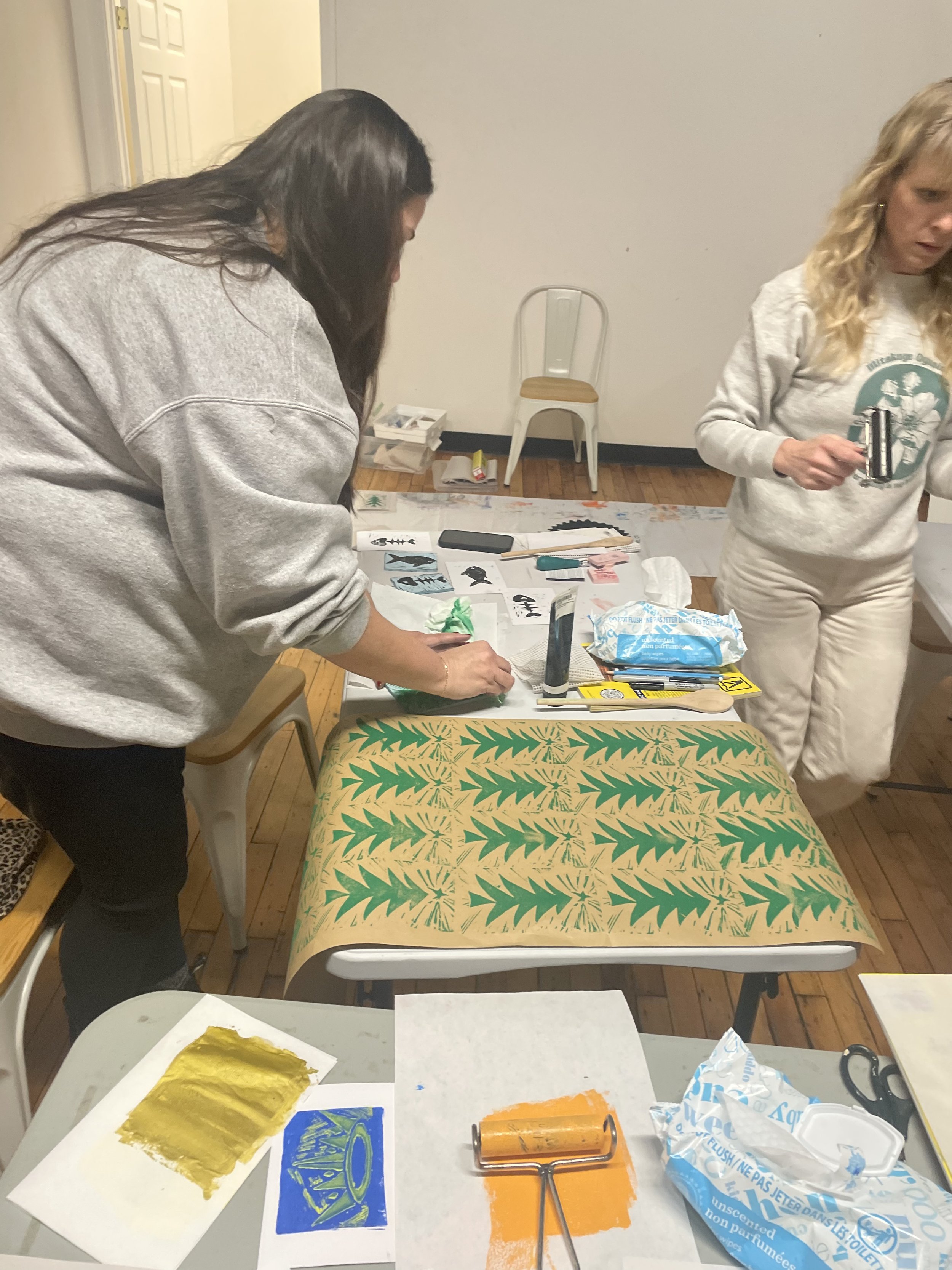 11/30, 1-3 PM Make Your Own Wrapping Paper and Gift Tags @ Winterfair Hartford