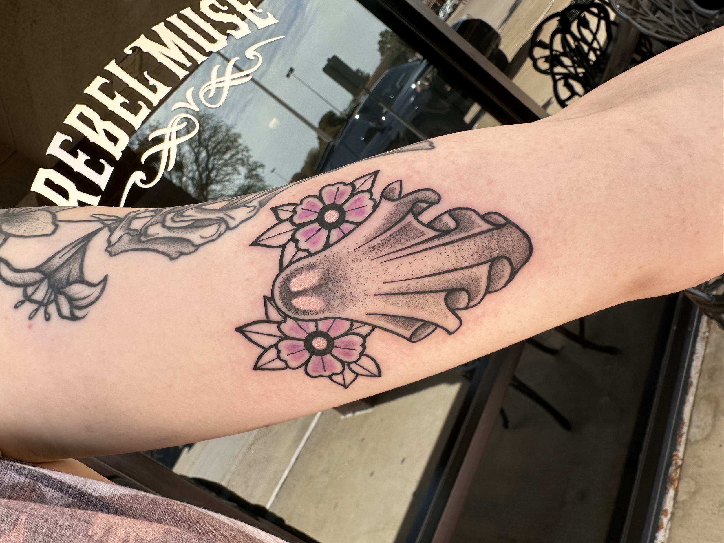 ghosty , forearm· 1 session · [blackwork] [palmsized] [color]