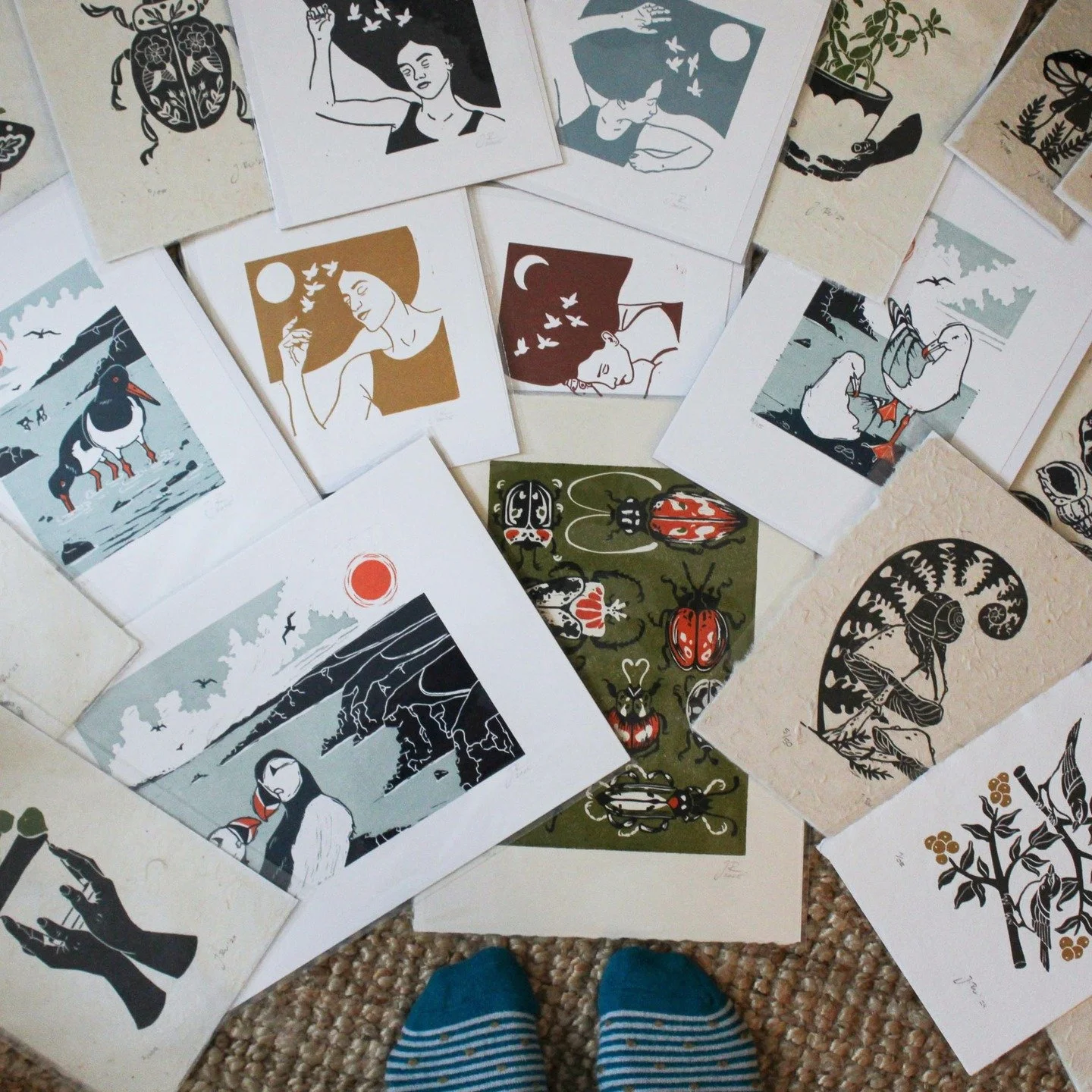 I'm getting ready for the @westportmakersmarket tomorrow where you'll find all my linocut prints and greeting cards. 
I also got my stamp of my new logo in the post today - just in time to make some new business cards.

I'm looking forward to meeting