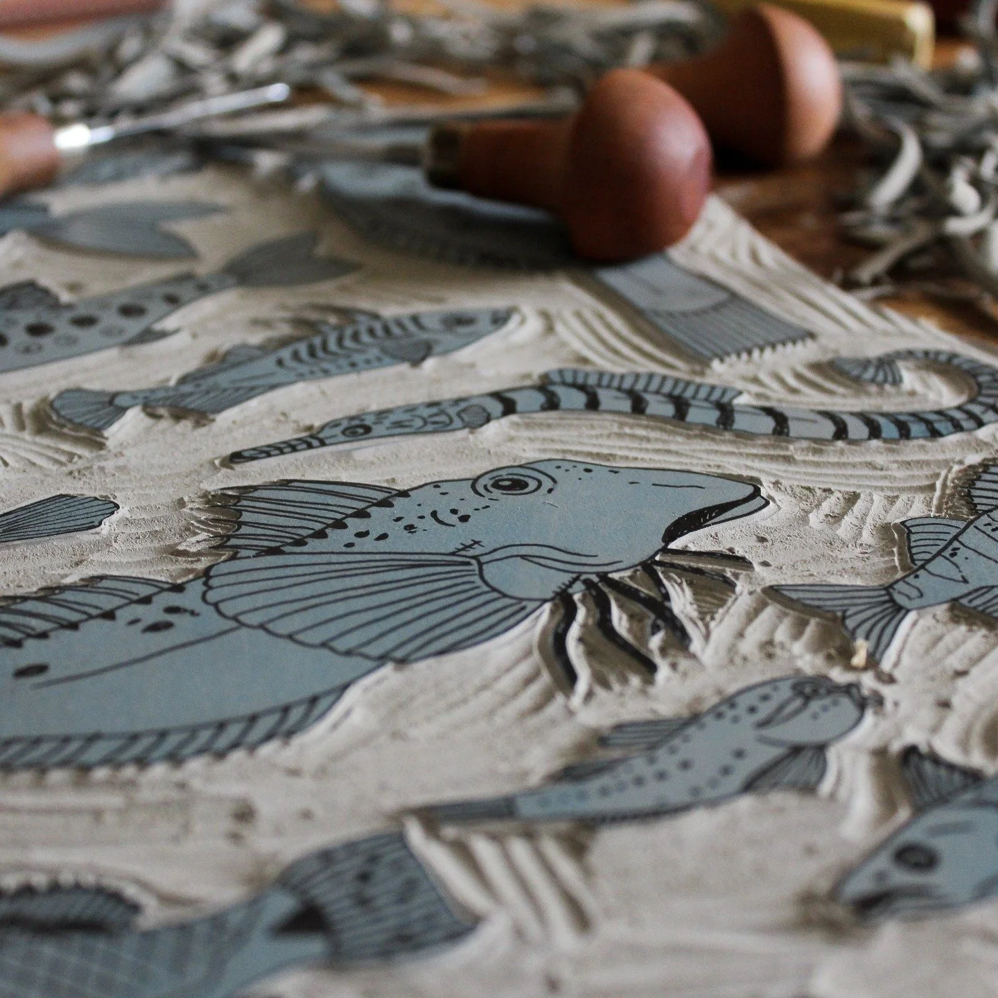 Work in progress.
.
.
.
.
.
.
.
#printmaker #linocutprint #linocut #linocutting #linocarving #reliefcarving #handcarvedstamp #reliefprinting #peopleofprint #fishart