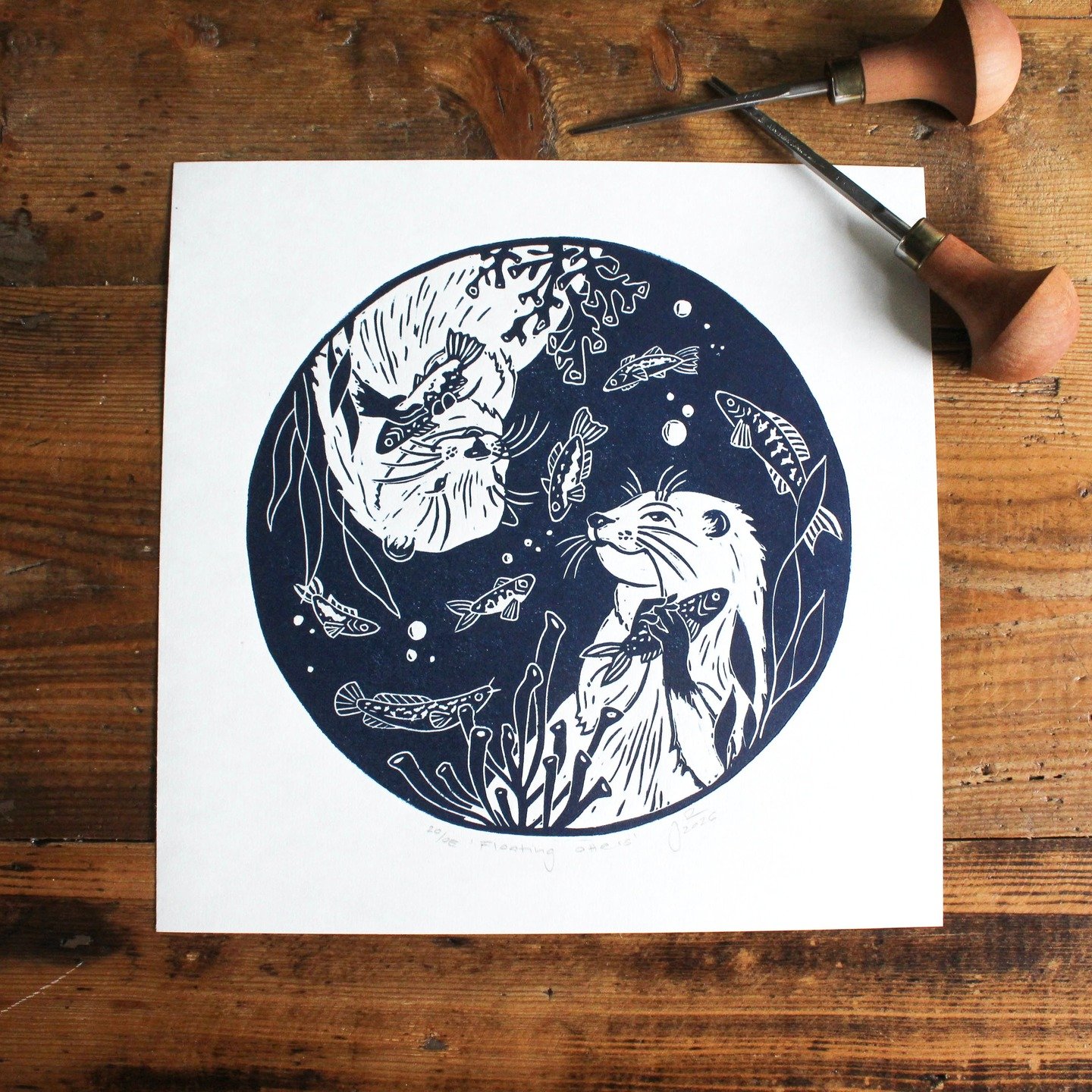 You can find my newest linocut print 'Floating otters' on my Etsy shop (link in bio). The print is carved, inked up and printed by hand in a dark blue colour onto beautiful Hosho Paper. 
.
.
.
.
.
.
#printmaker #linocutprint #linocutting #linocarving
