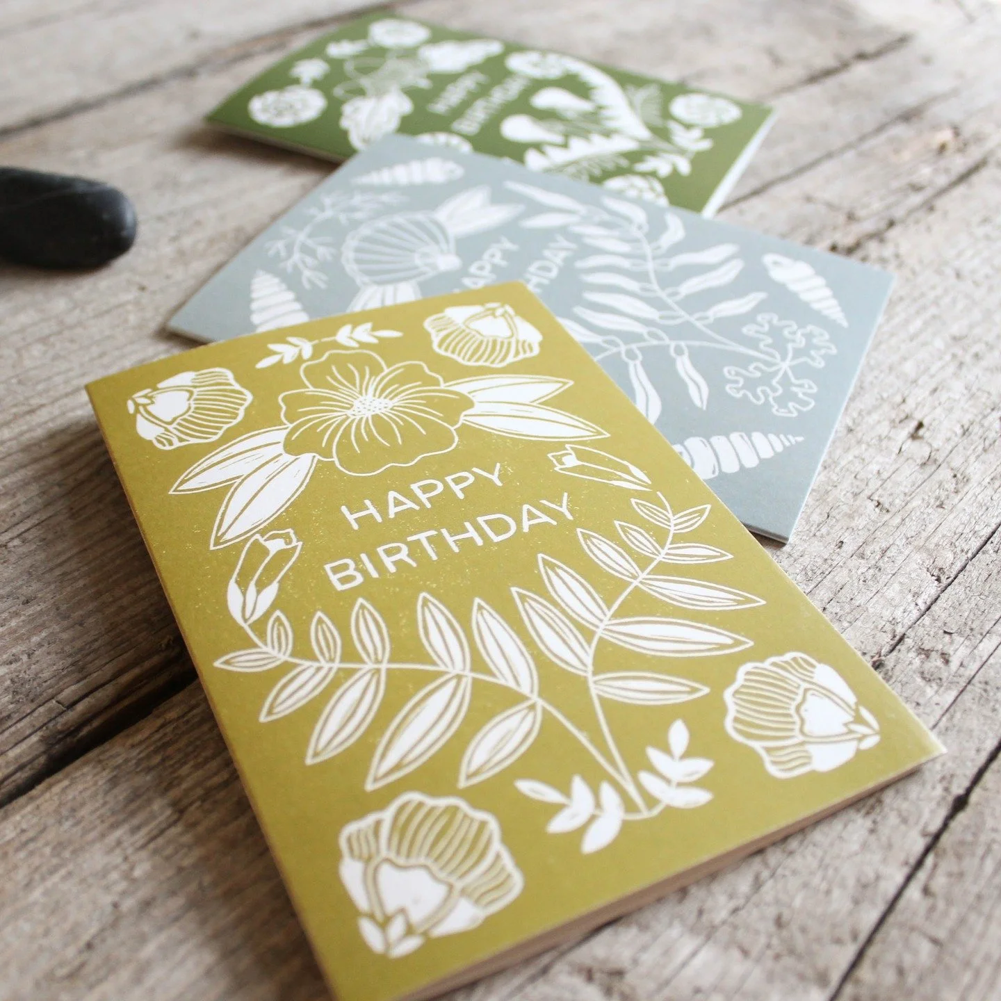 My flower and sea birthday cards are perfect for this season! They are digital reproductions of my linocut prints. You can find them in my Etsy shop or you can visit me this Saturday @westportmakersmarket 
.
.
.
.
#printmaker #linocutcards #irishcraf