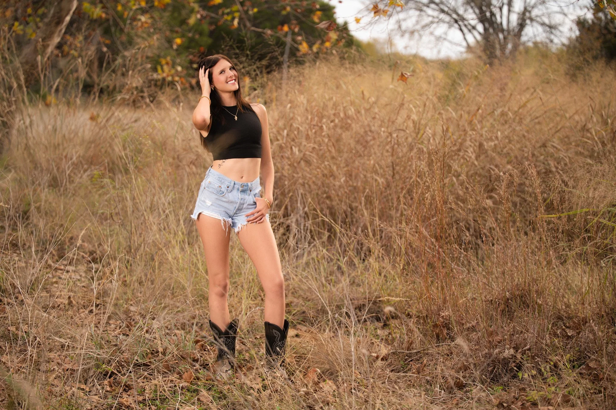 RiceOwlsSoccerthemedgirlsseniorportraitsession_copyrightHeidiKnightPhotography_WimberleyTexas24.jpg