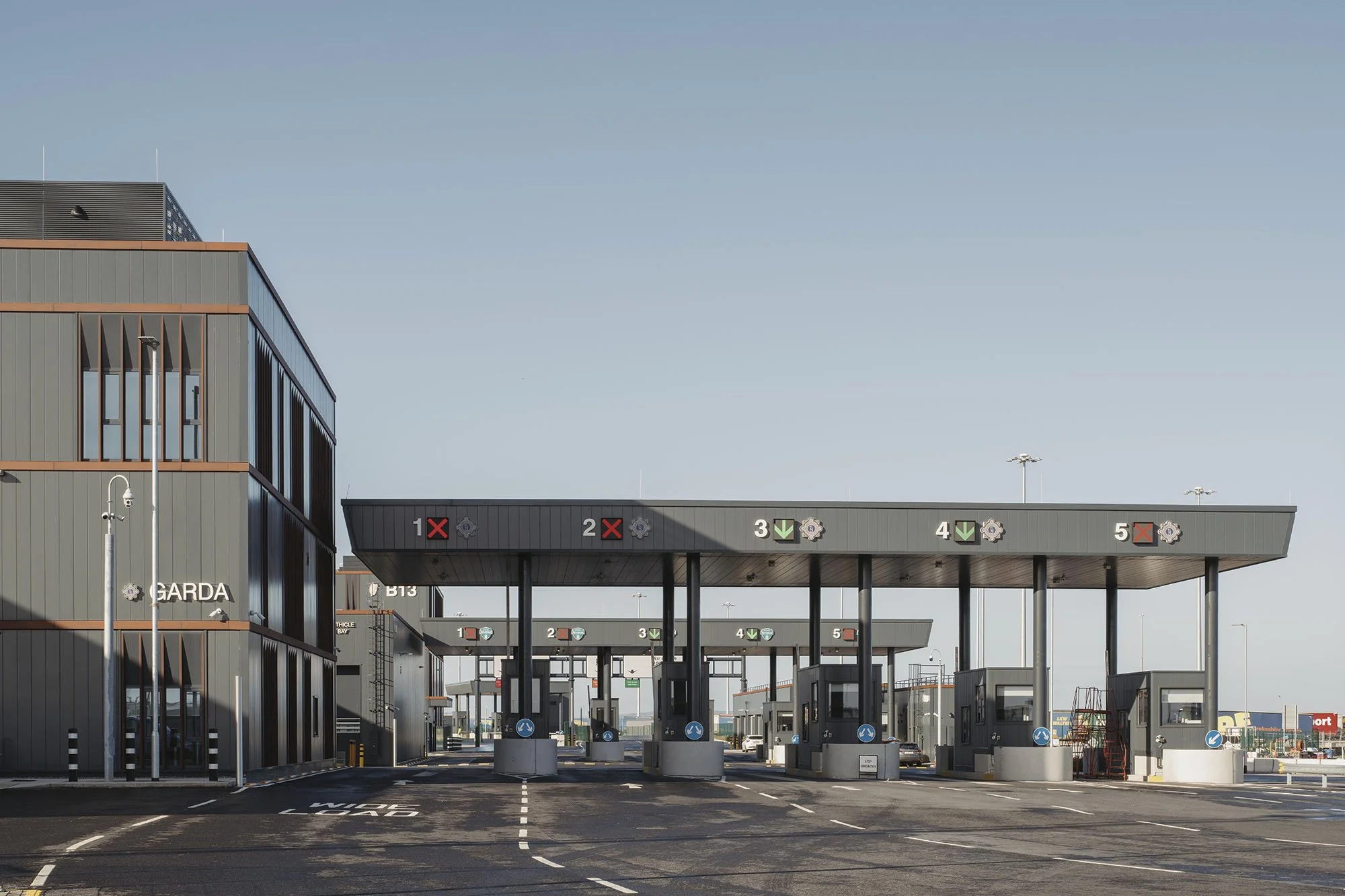 Rosslare Europort T7 016.jpg