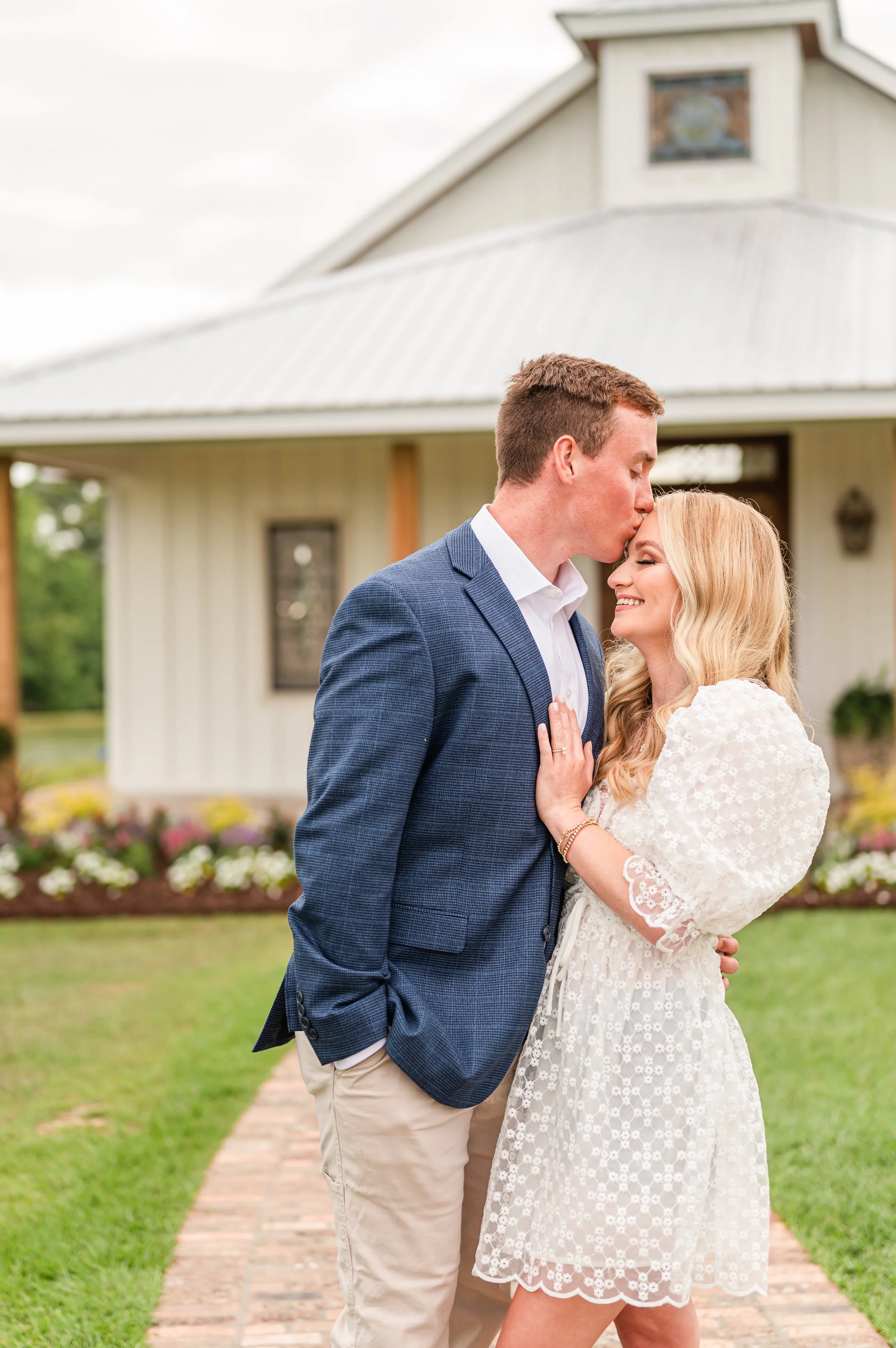 White_Magnolia_Engagement5.jpg
