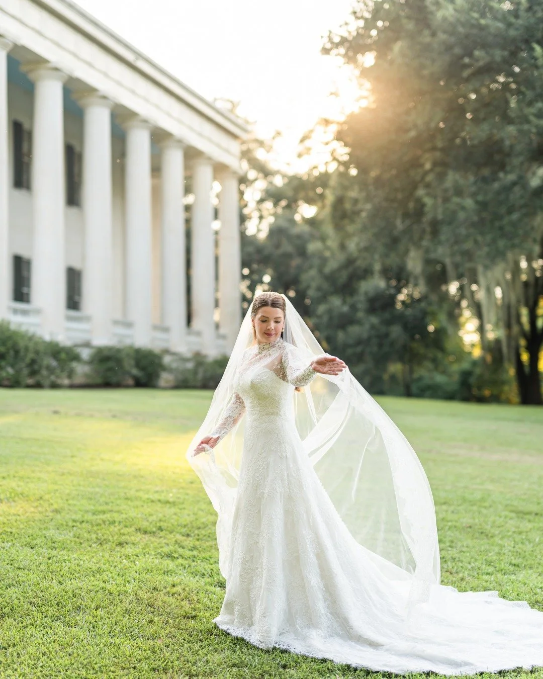 Mrs. Snyder!!!!!!
Such a beauty inside and out!!! This weekend was a dream and I'm SO excited to share her big day! &lt;3
.
.
.
#rachaelbphotographybr #bridals #bridalportraits #bridalsession #southernbride #louisianaphotographer #louisianaweddingpho