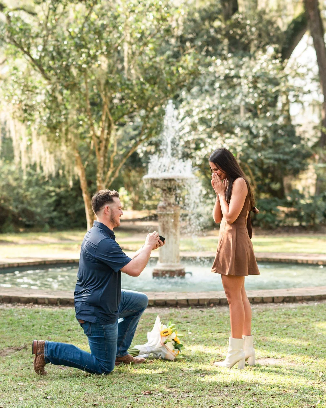 She said YESSSSSS!!!! 💍💍

Paige and Damon are engaged and I don't think you understand how happy I am!!! Paige was a former student and volleyball player (anddddd also an OG high school senior when I first was branching out into photography). It fe