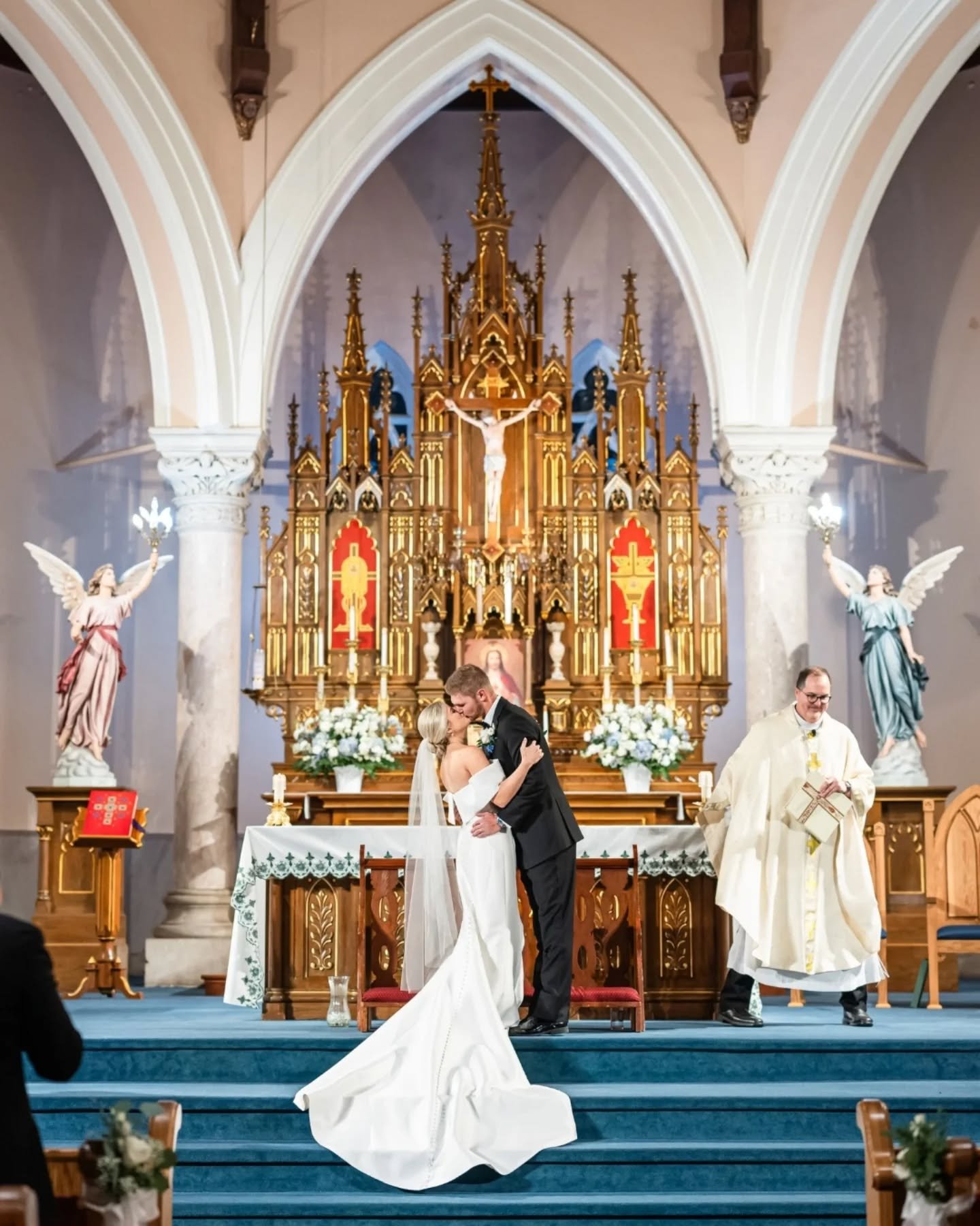 Introducing Mr. &amp; Mrs. Walker 🫶💍

Grace and Hunter are MARRIED!!!!! These two are something special, and their wedding day was absolutely perfect from beginning to end! I've said it once and I'll say it a billion other times- I LOVE that I get 