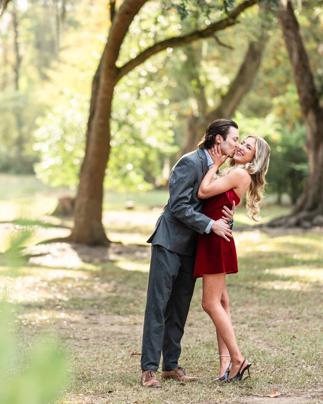 Going into my last week full of sessions before things begin to slow down a little for Christmas season, and I'm just so grateful for it all! Happy Monday friends!!!! Here's another favorite outfit from Carley and Christian's engagements!! They're ju