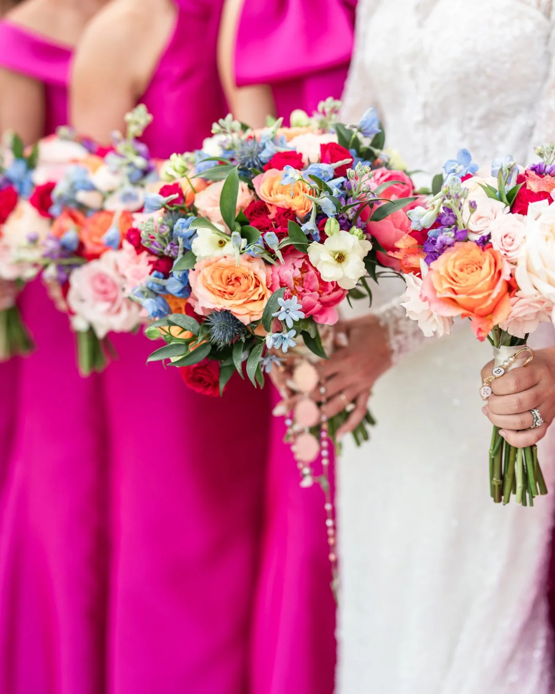 I have been capturing the most gorgeoussssss and colorful florals lately, and they just make me so happy! 😍🌺🌼🌷🪻

1 &amp; 2 - @druesblooms
3 - @billyheromans 
4 - @sbblooms