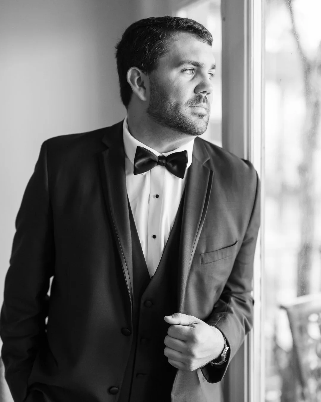 Some groom prep with Will. Had so much fun second shooting for @bohbykate a couple weeks ago! (and loved catching up with some of my former students that were his groomsmen!!!)