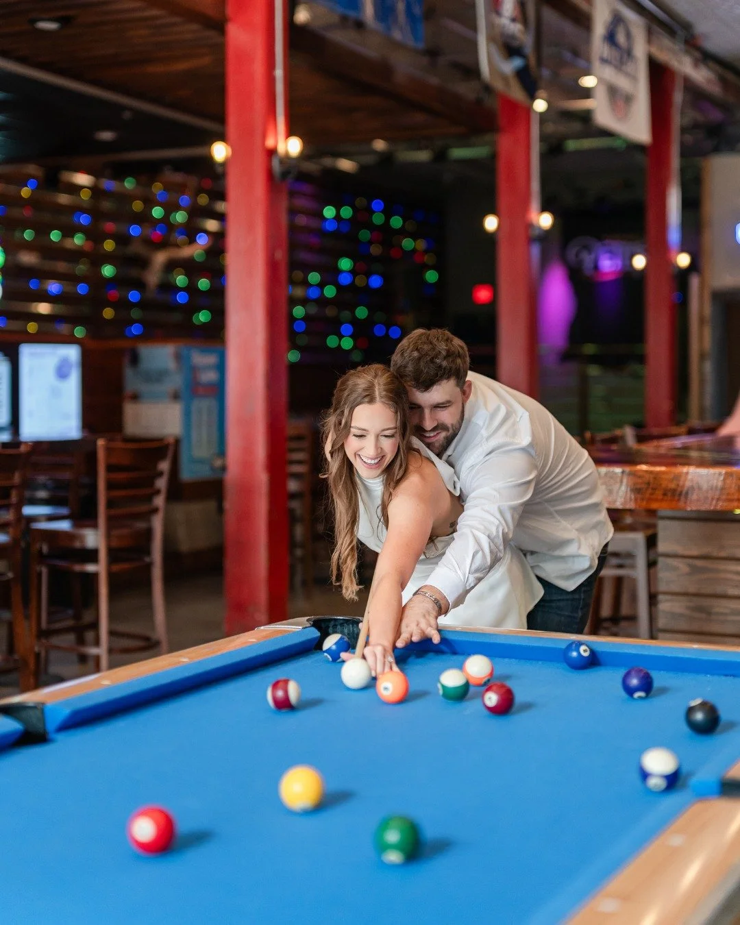 Straight out of a 90s rom-com movie scene 🍕🎱🍻✨

Abby + Hunter - I just adore you guys!!!!!!! Yesterday was absolute PERFECTION 😭😭😭😭 

From grabbing drinks, shooting pool, cramming into the photo booth for the sweetest candid kisses, to ending 