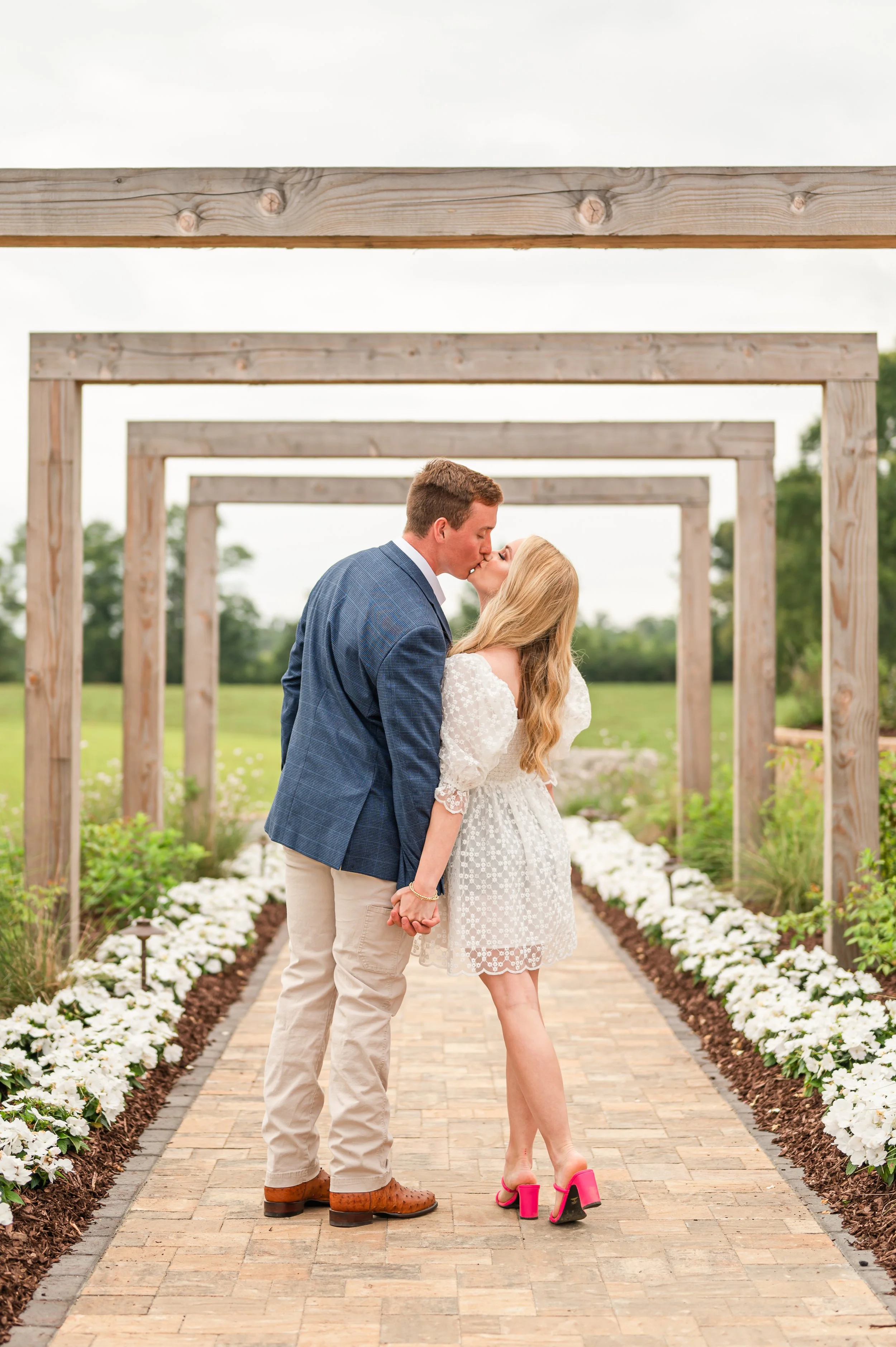 White_Magnolia_Engagement10.jpg