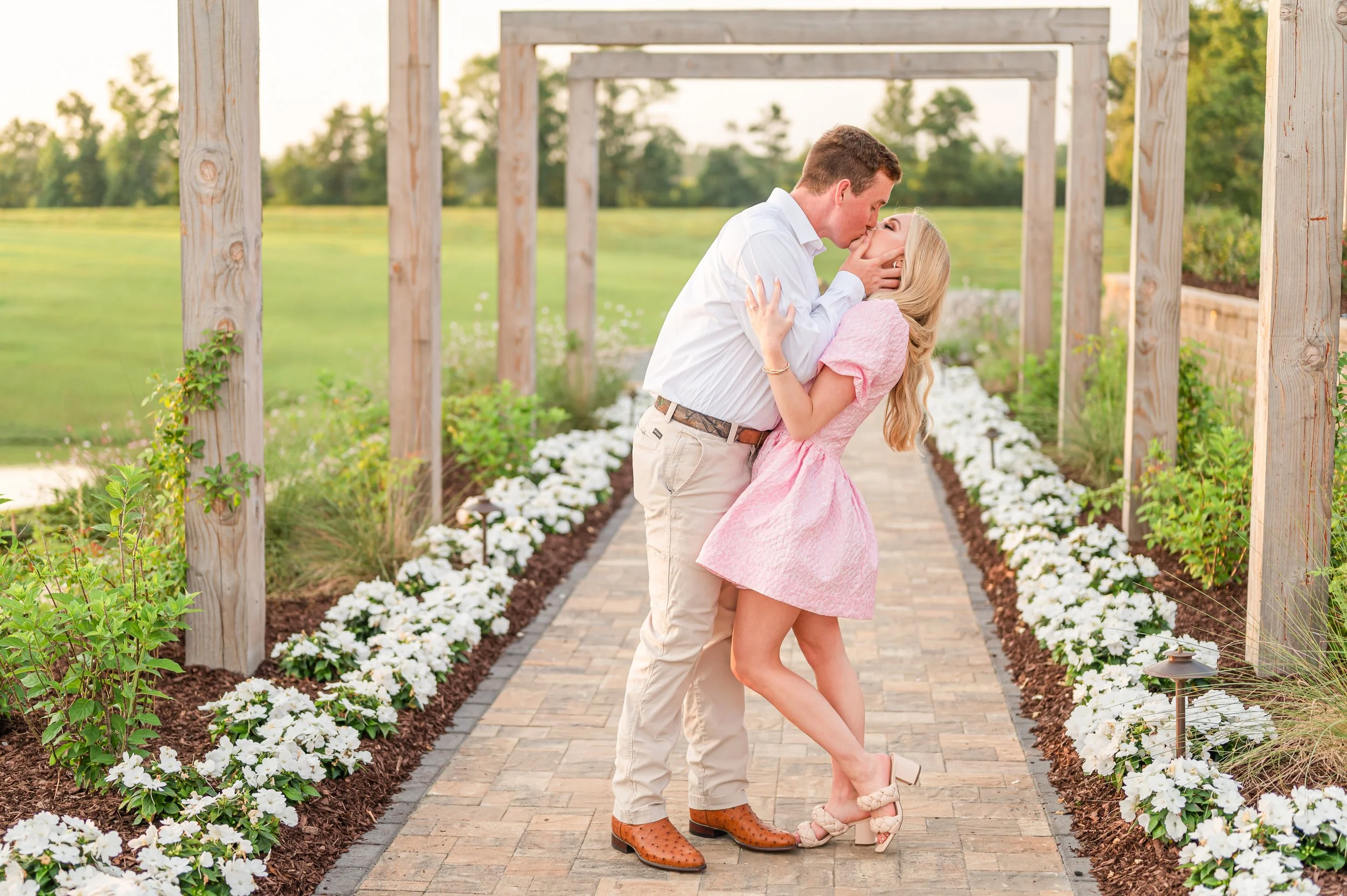 White_Magnolia_Engagement68.jpg