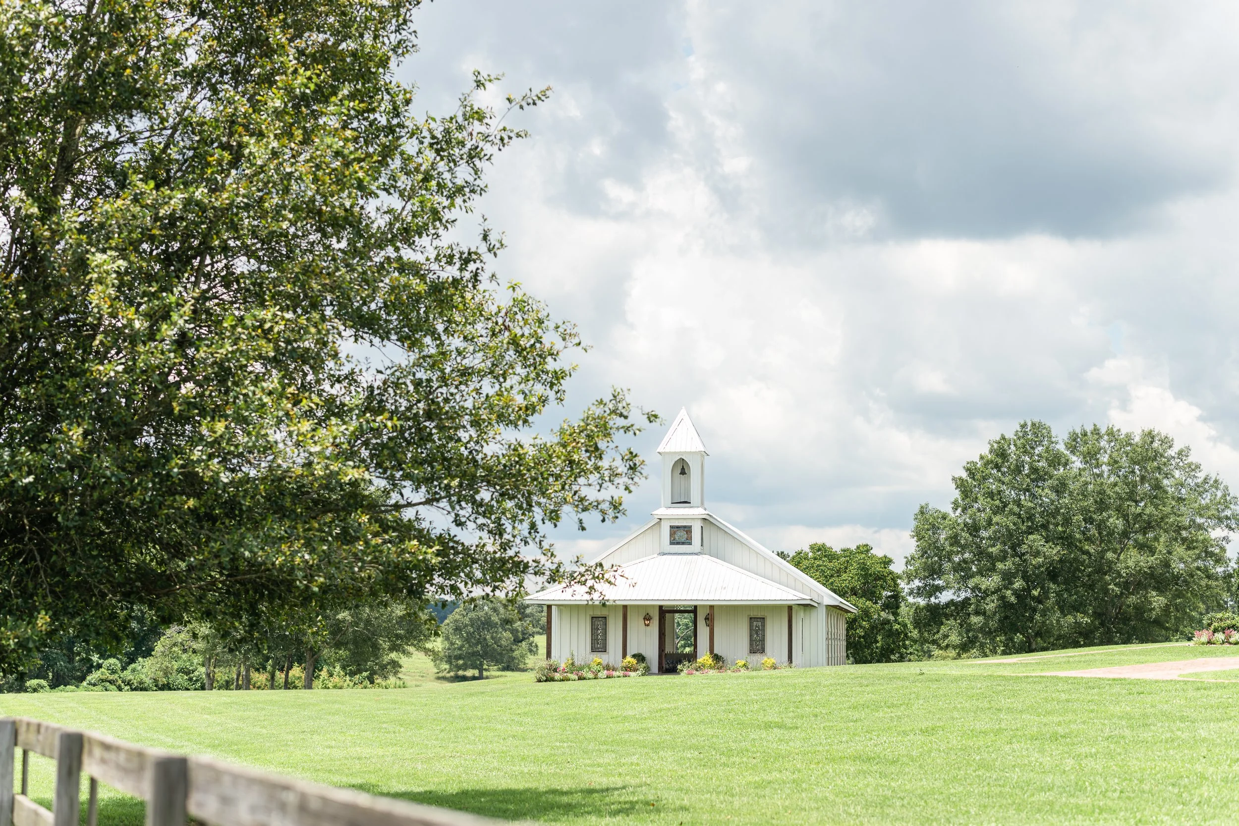 White_Magnolia_Wedding1.jpg