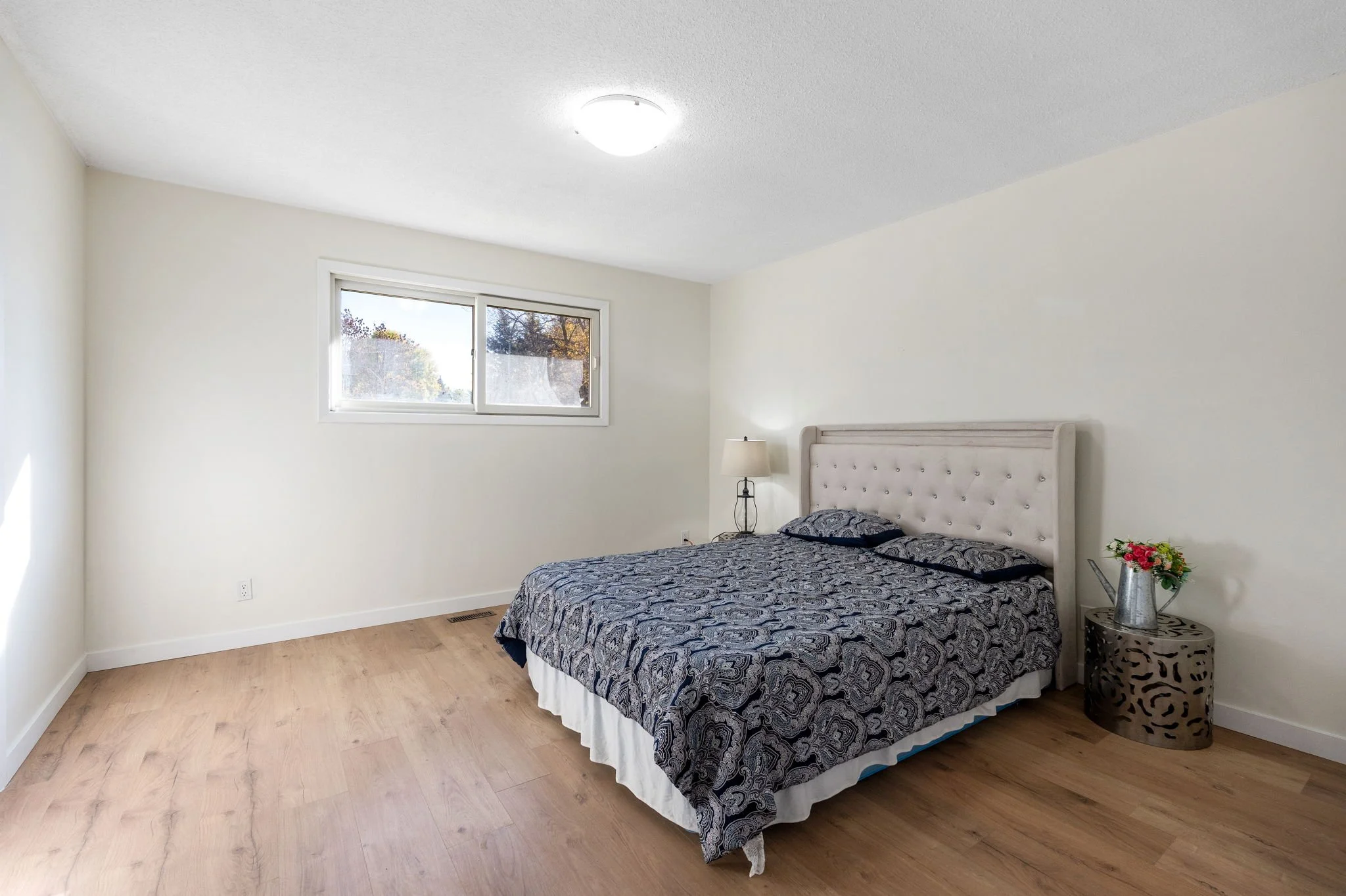 211 Kirkbridge Dr - Interior-22.jpg
