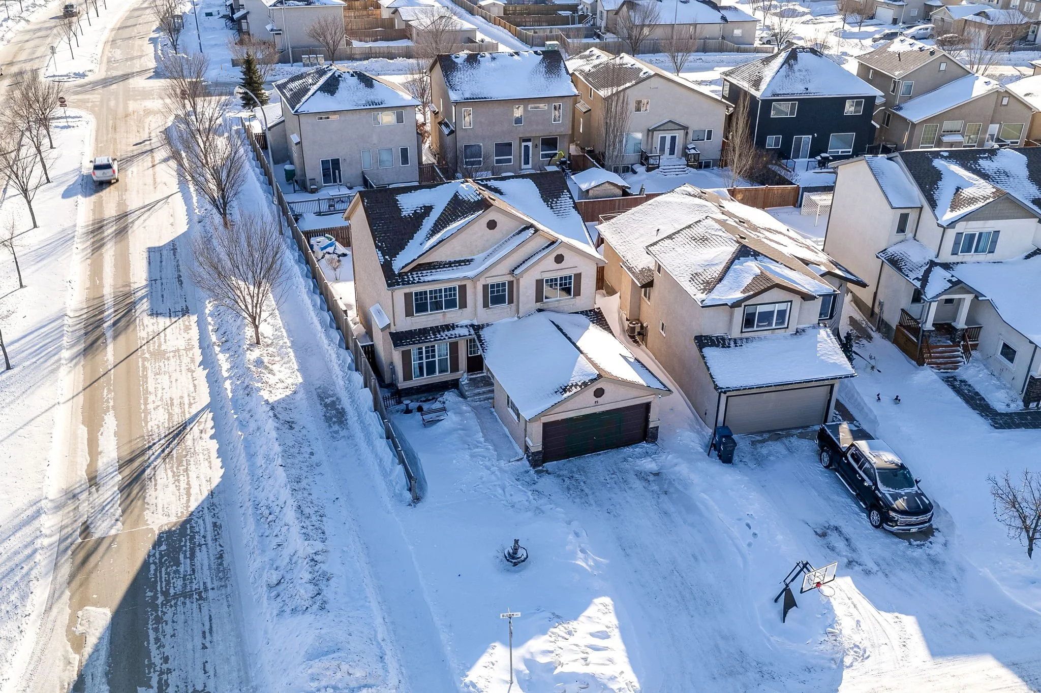 92 Blumm Cres - Exterior-3.jpg