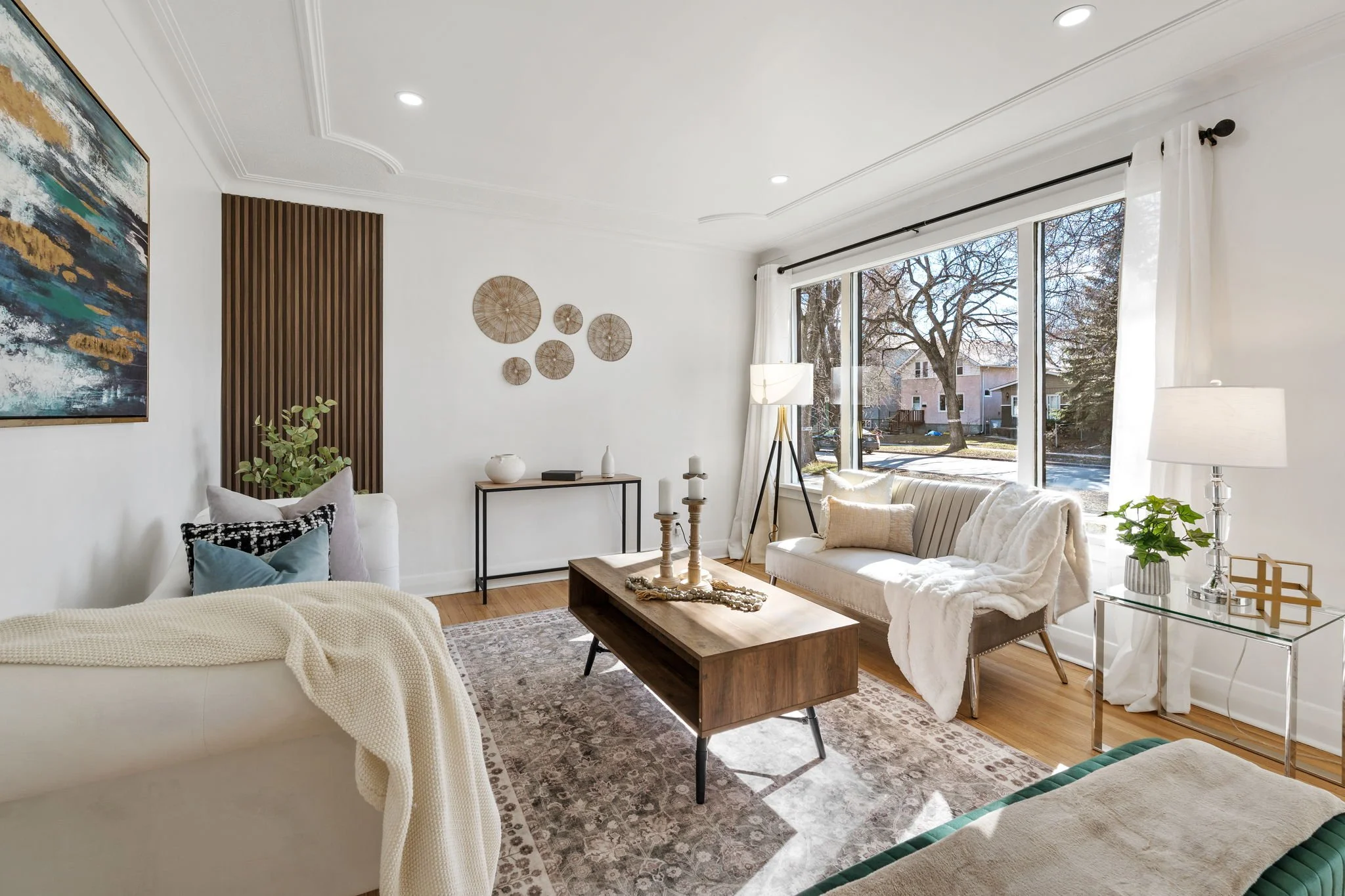 566 Cambridge St - Interior-5.jpg