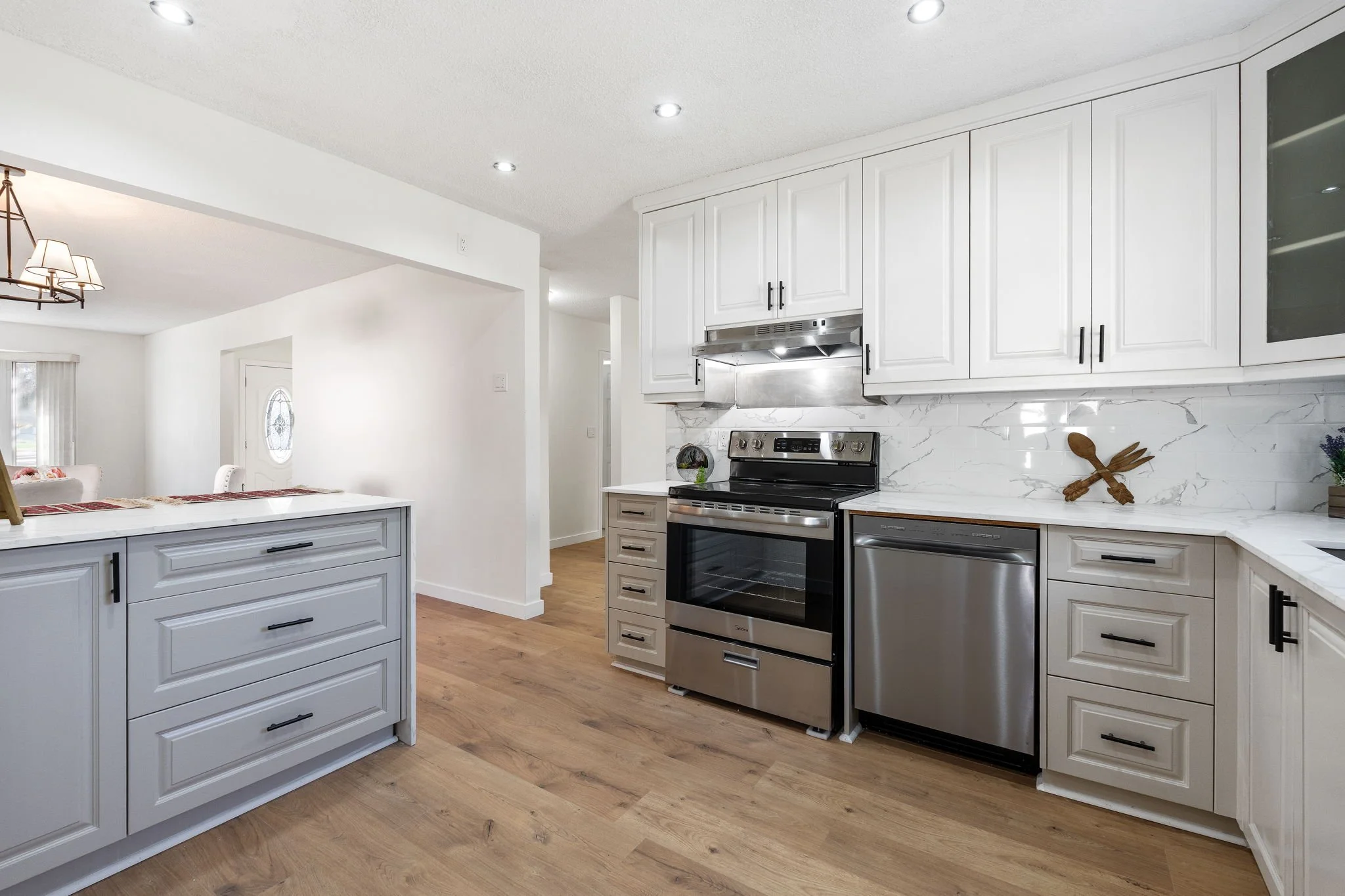 211 Kirkbridge Dr - Interior-12.jpg