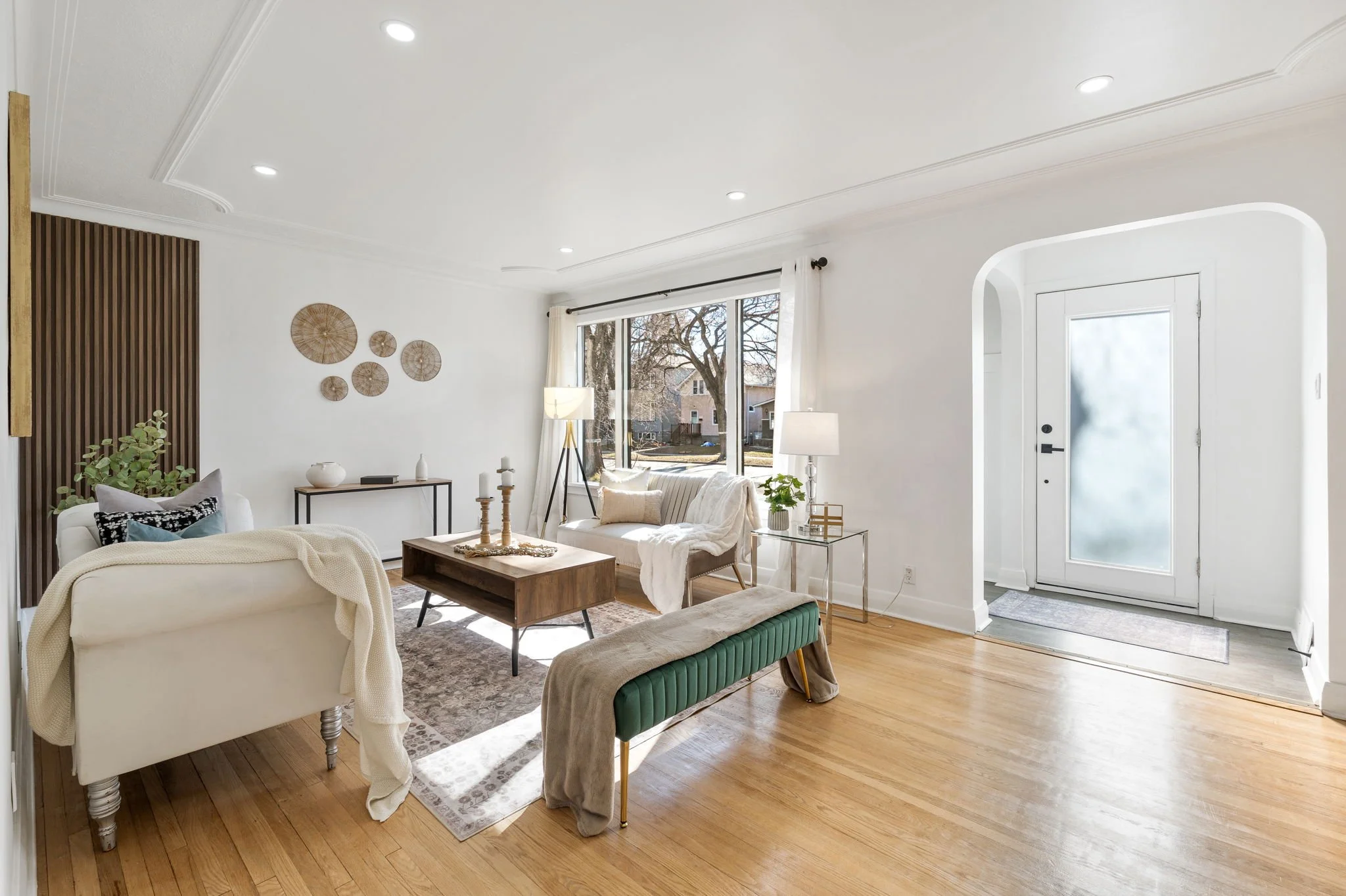 566 Cambridge St - Interior-2.jpg