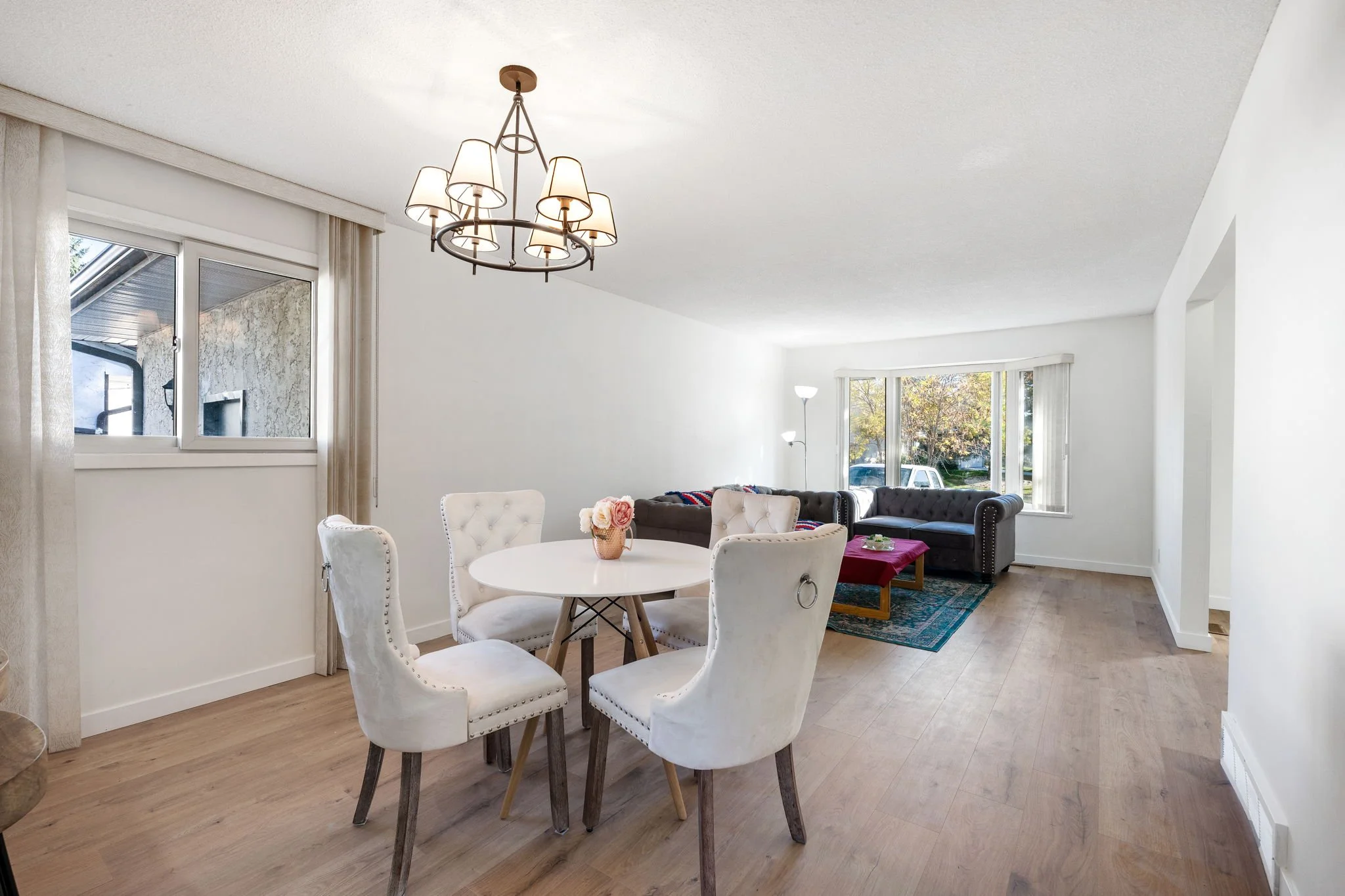 211 Kirkbridge Dr - Interior-7.jpg