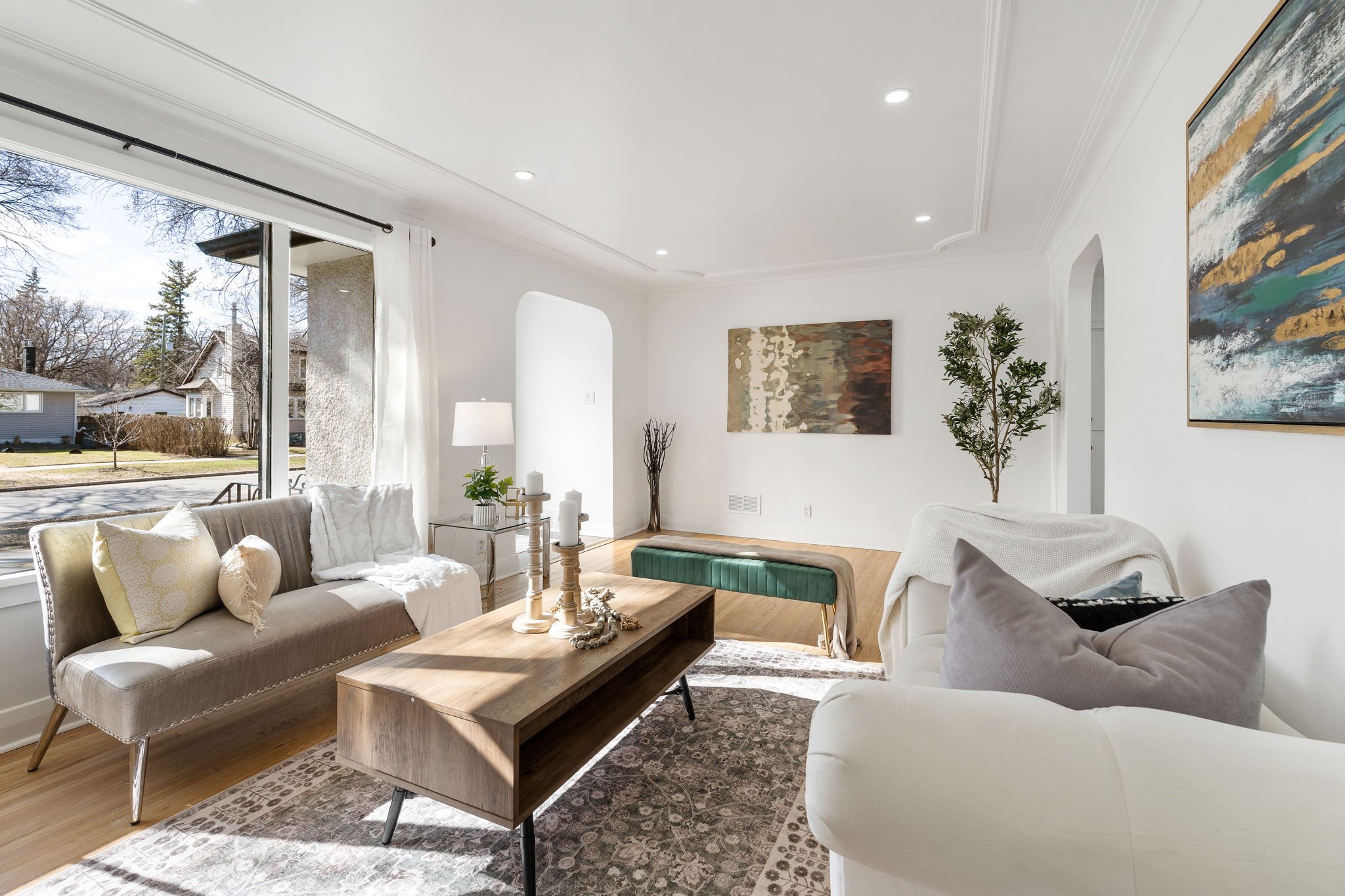 566 Cambridge St - Interior-6.jpg
