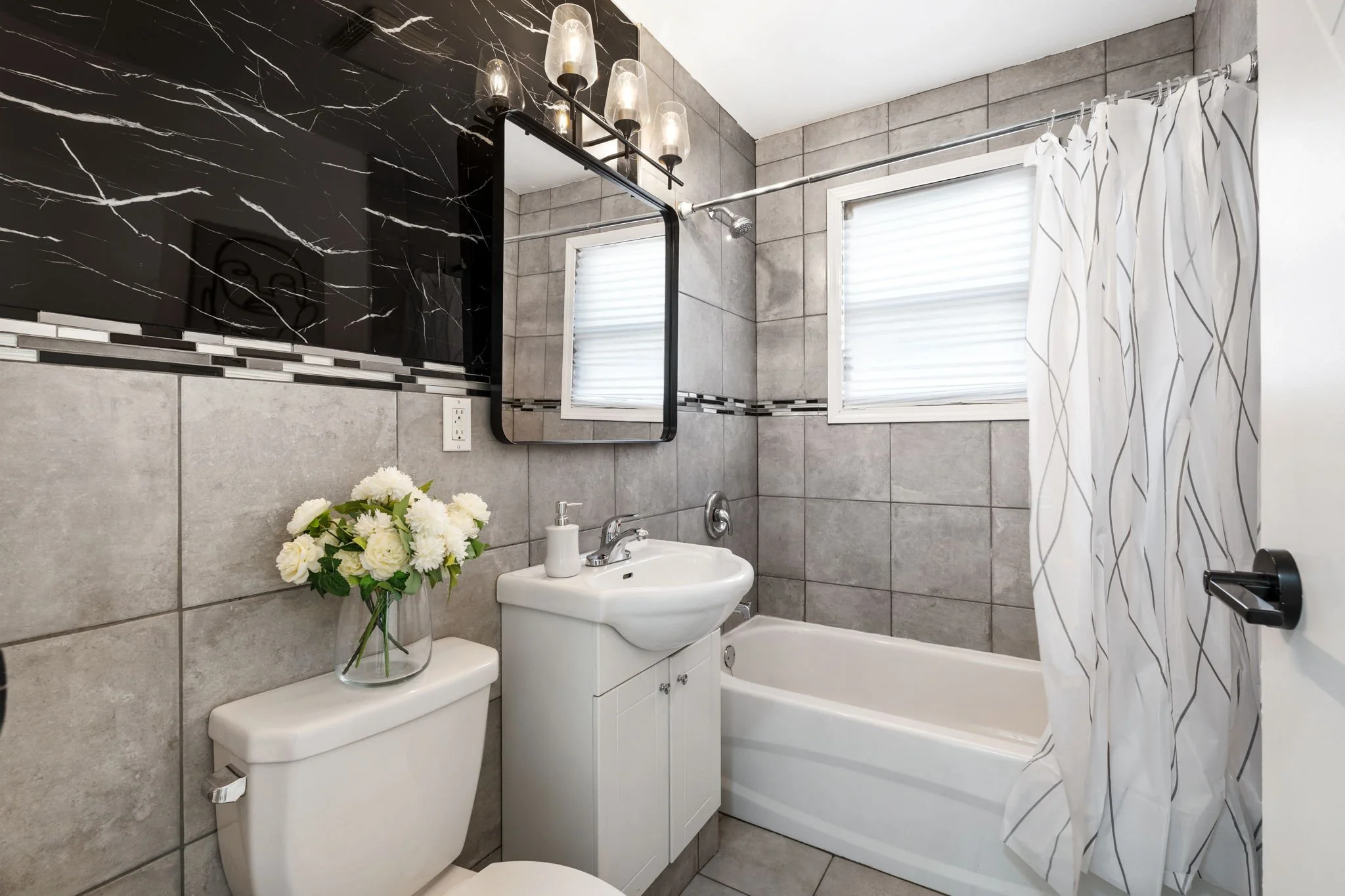 566 Cambridge St - Interior-14.jpg