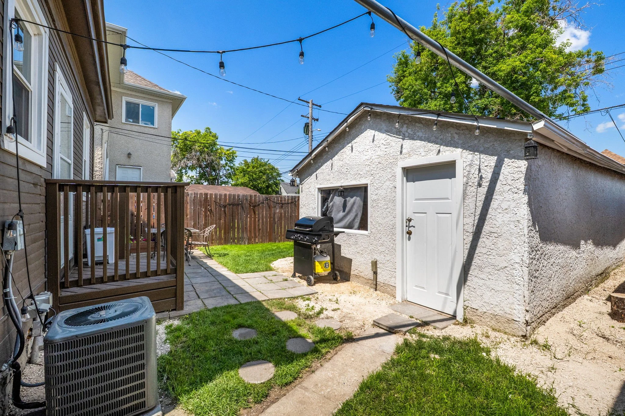 177 Gordon Ave - Exterior-3.jpg